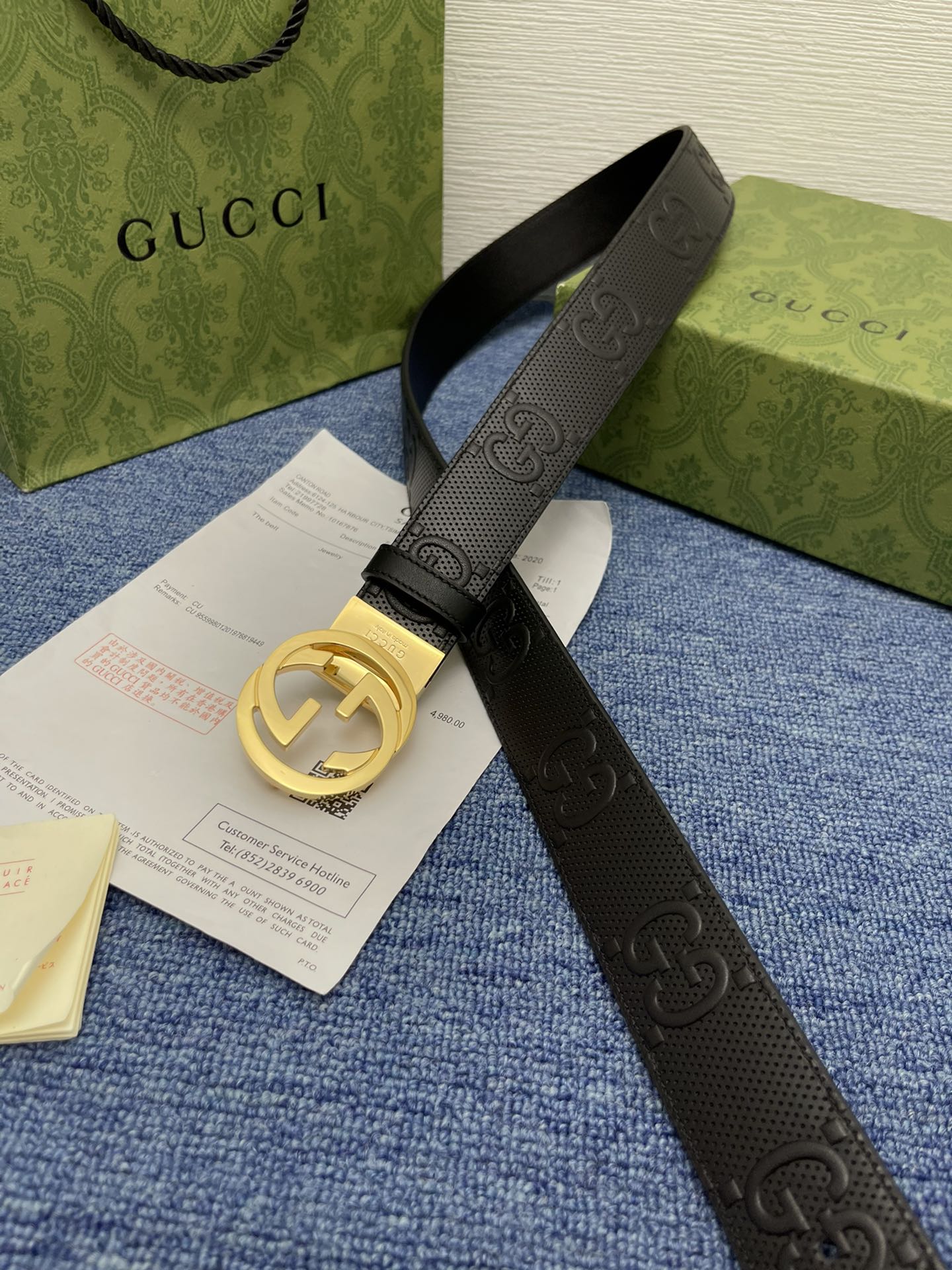 品牌古驰Gucci描述采用高级GucciSignature真皮精制而成触感厚实饰以双G商标带扣腰带为意大