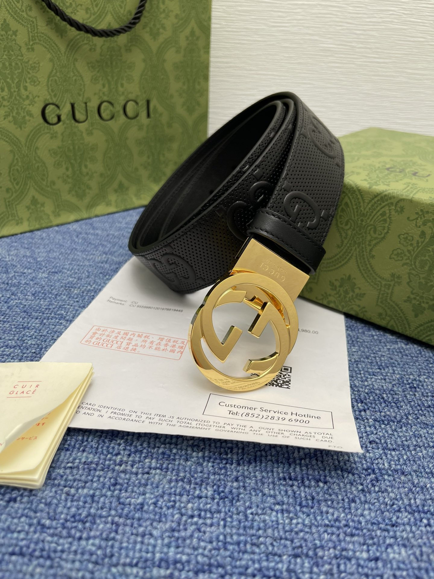 品牌古驰Gucci描述采用高级GucciSignature真皮精制而成触感厚实饰以双G商标带扣腰带为意大