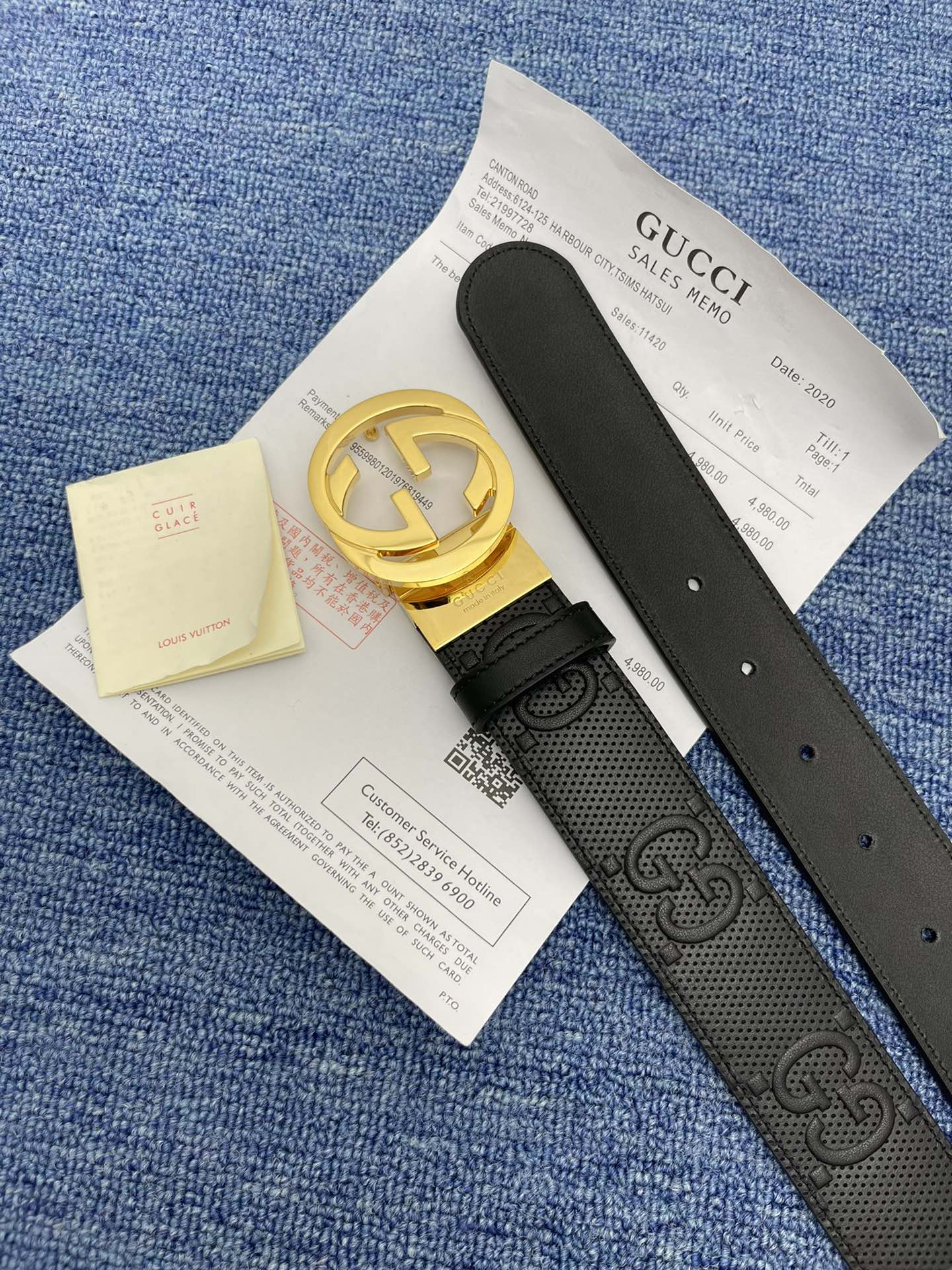 品牌古驰Gucci描述采用高级GucciSignature真皮精制而成触感厚实饰以双G商标带扣腰带为意大