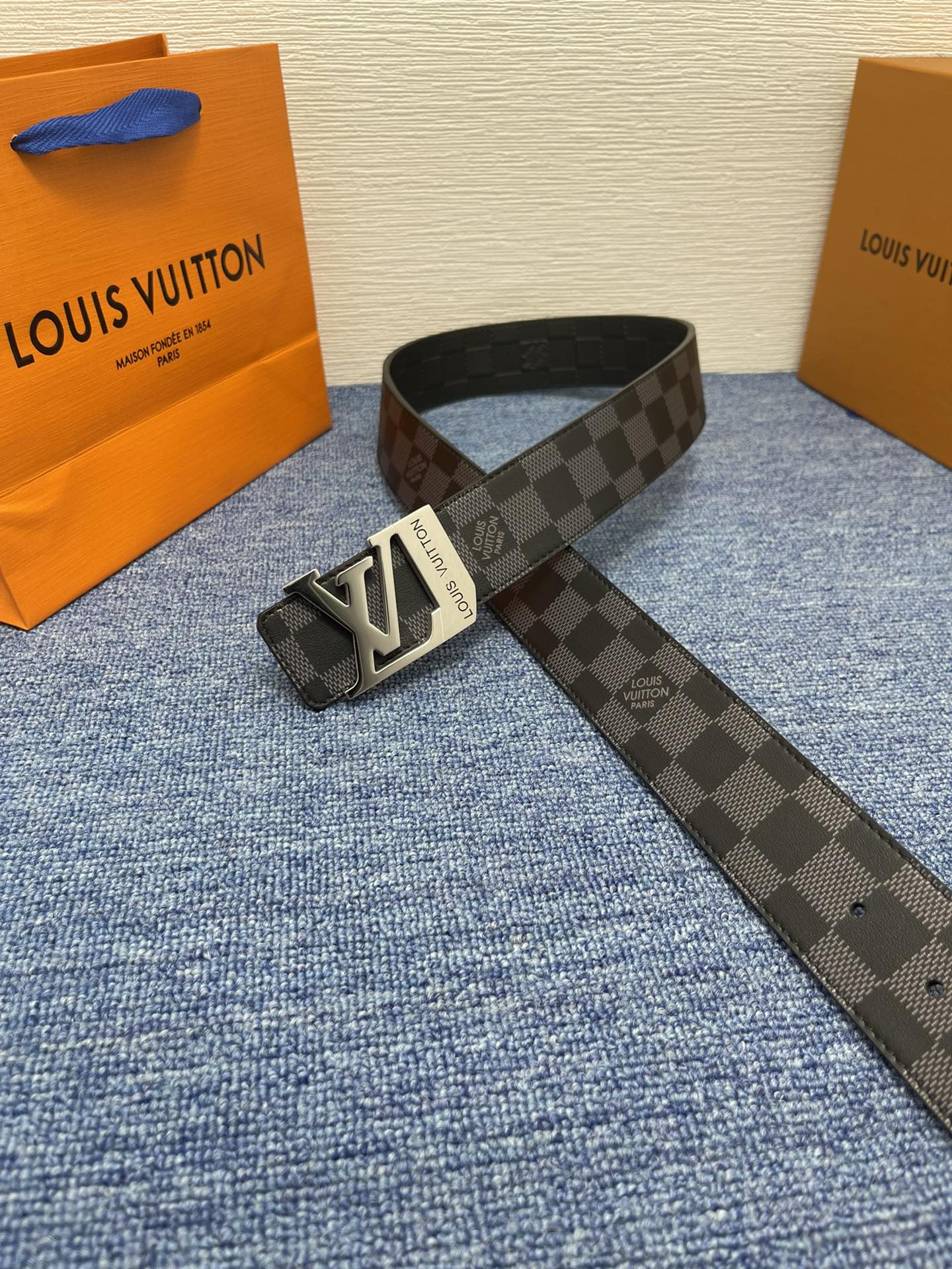 LOUISVUITTON驴牌经典原单品质平纹面印花配原版平纹底搭配原单精品挂扣精工制作细节看图实物拍摄高