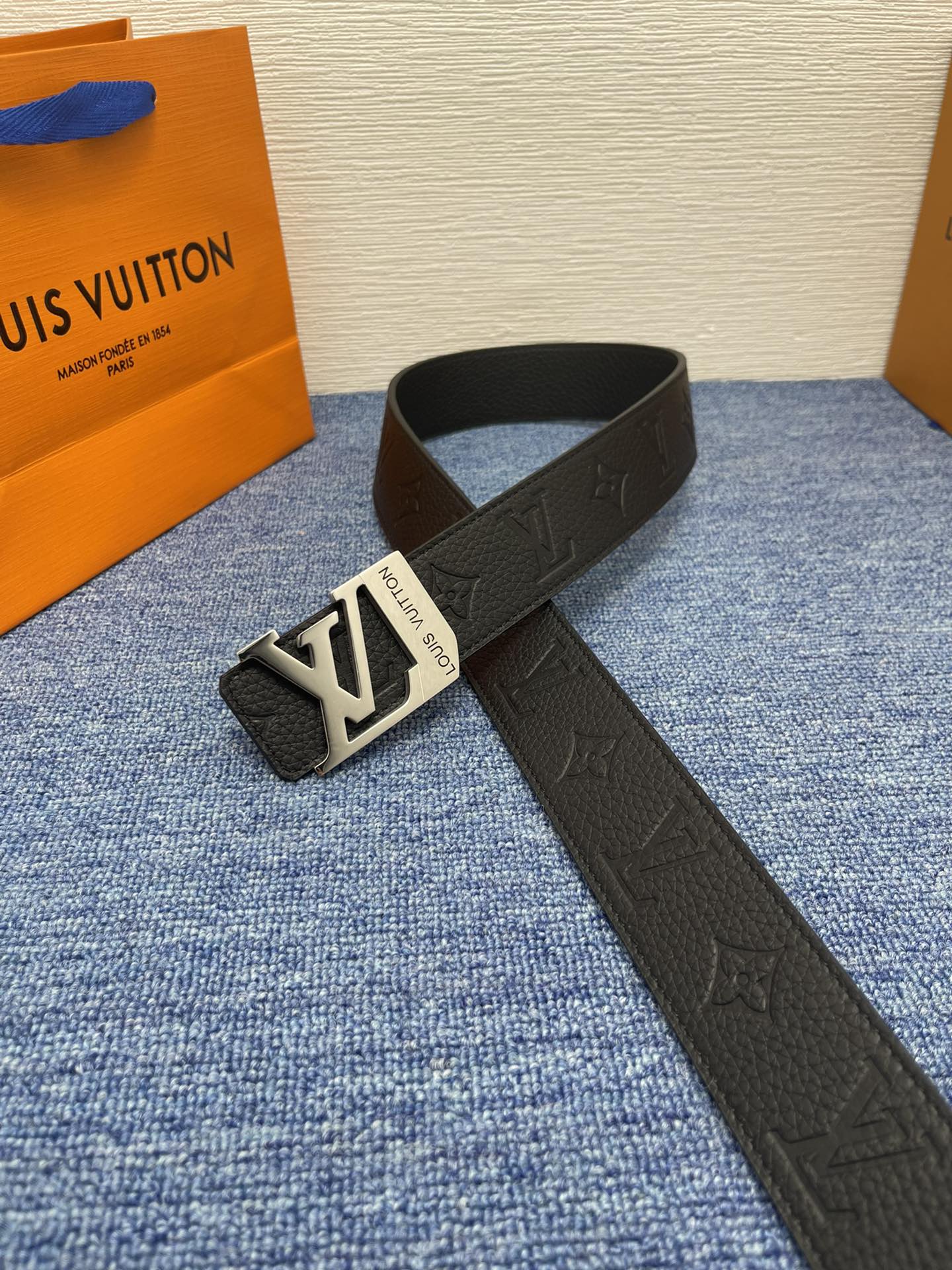 LOUISVUITTON驴牌经典原单品质平纹面印花配原版平纹底搭配原单精品挂扣精工制作细节看图实物拍摄高