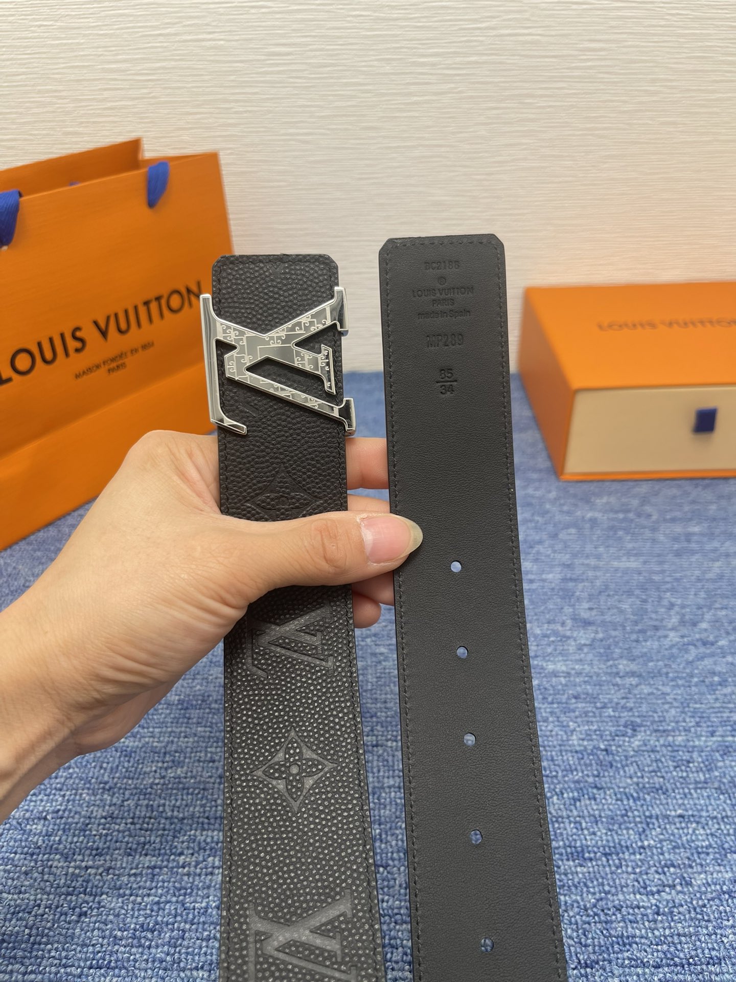 LOUISVUITTON经典原单品质荔枝纹压花搭配原版皮底原单精品挂扣精工制作细节看图实物拍摄高端奢华宽