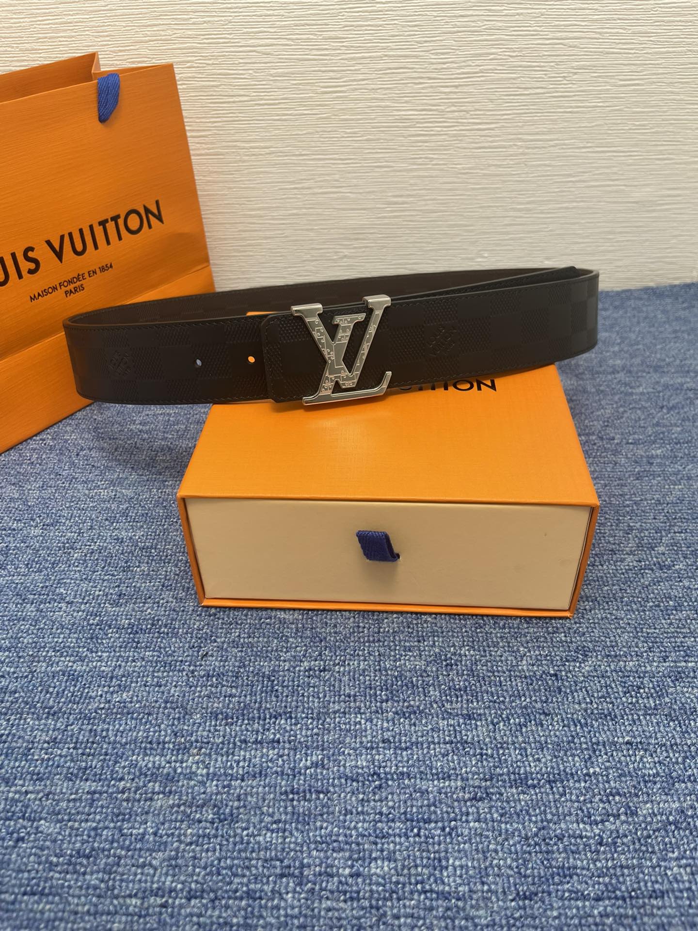 LOUISVUITTON经典原单品质荔枝纹压花搭配原版皮底原单精品挂扣精工制作细节看图实物拍摄高端奢华宽