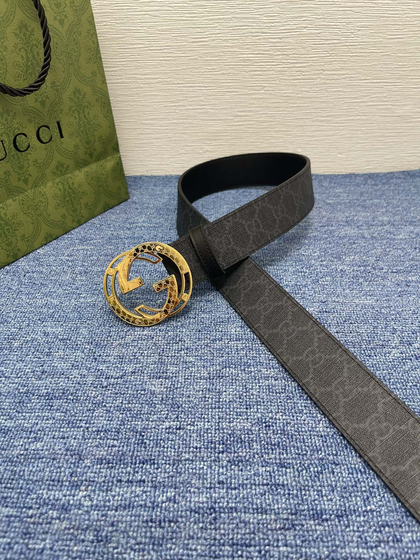   Gucci 经典款进口原厂印花面 搭配原版皮底 精品钢扣 宽4.0 Cm  经典永不过时款 潮流大方