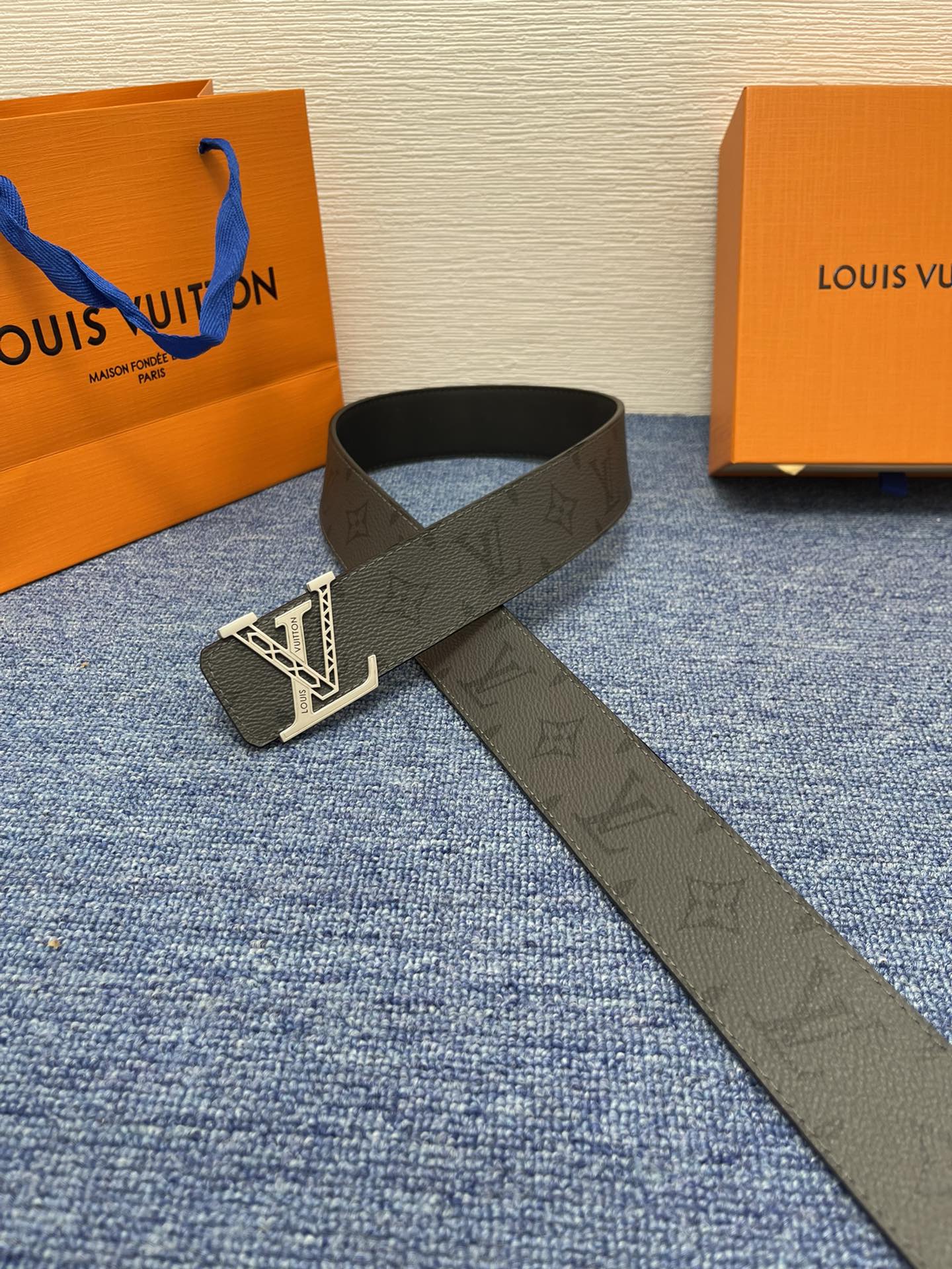 【LOUIS VUITTON】：经典原单品质，荔枝纹压花搭配原版皮底，原单精品挂扣，精工制作，细节看图，