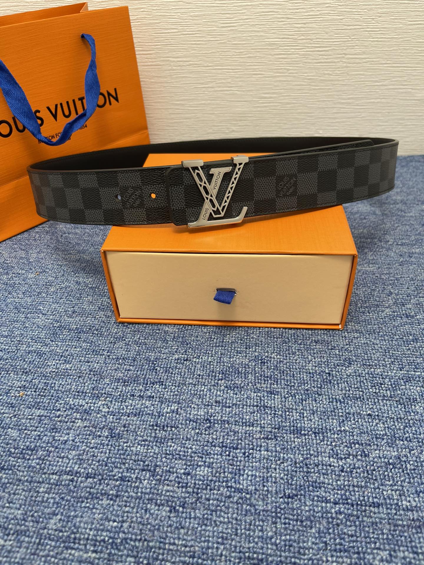 【LOUIS VUITTON】：经典原单品质，荔枝纹压花搭配原版皮底，原单精品挂扣，精工制作，细节看图，