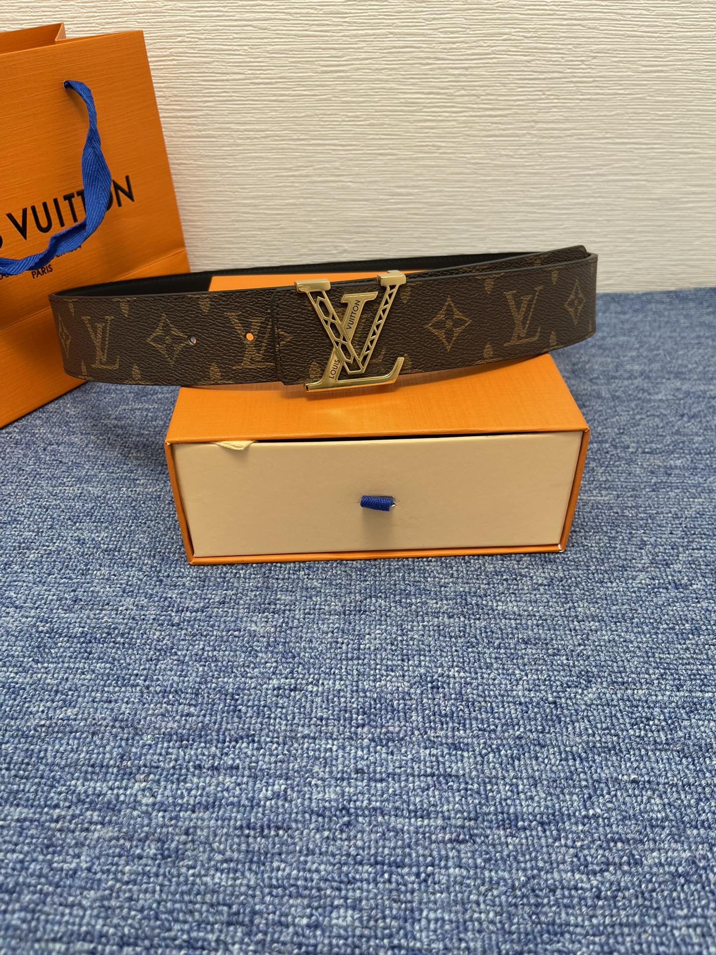 【LOUIS VUITTON】：经典原单品质，荔枝纹压花搭配原版皮底，原单精品挂扣，精工制作，细节看图，