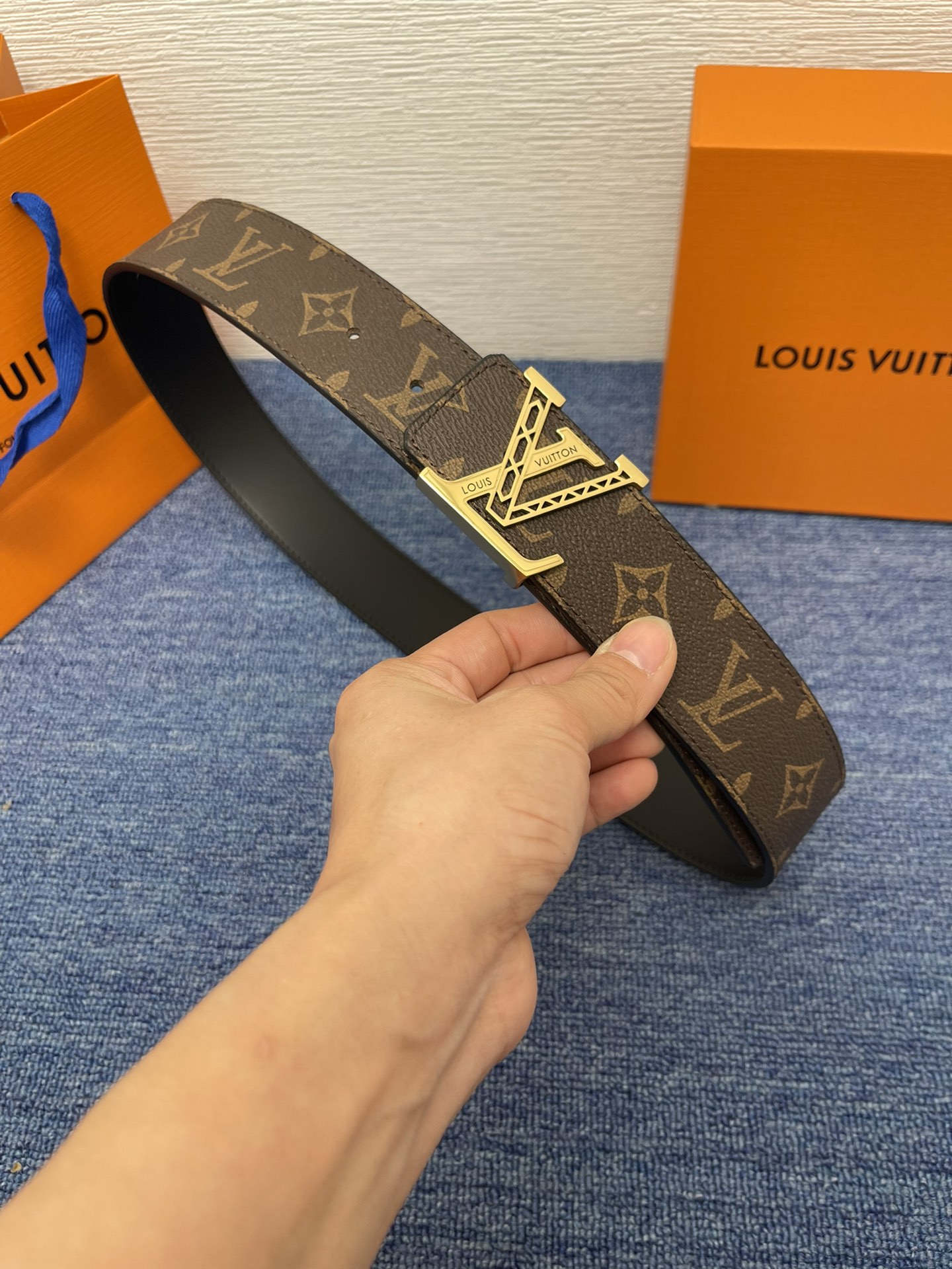 【LOUIS VUITTON】：经典原单品质，荔枝纹压花搭配原版皮底，原单精品挂扣，精工制作，细节看图，