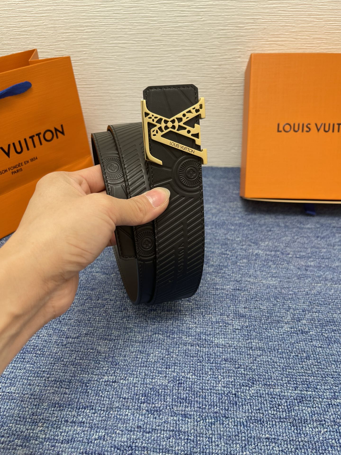 【LOUIS VUITTON】：经典原单品质精品扣，精工制作，细节看图，实物拍摄，高端奢华，宽度4.0c