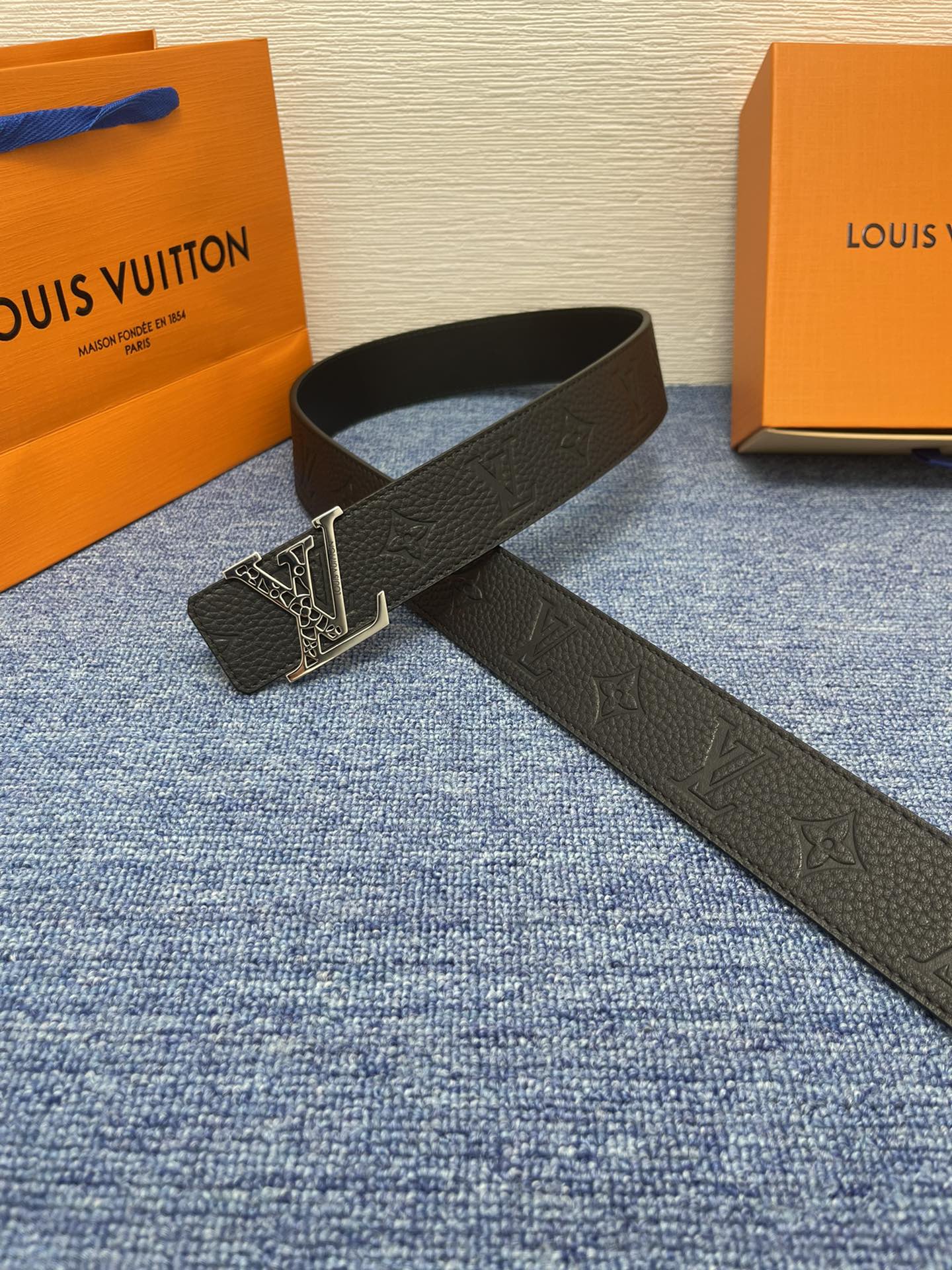 【LOUIS VUITTON】：经典原单品质精品扣，精工制作，细节看图，实物拍摄，高端奢华，宽度4.0c