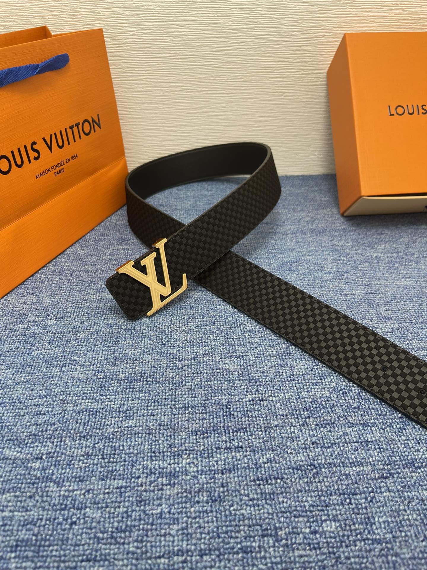 【LOUIS VUITTON】：经典原单品质精品扣，精工制作，细节看图，实物拍摄，高端奢华，宽度4.0c