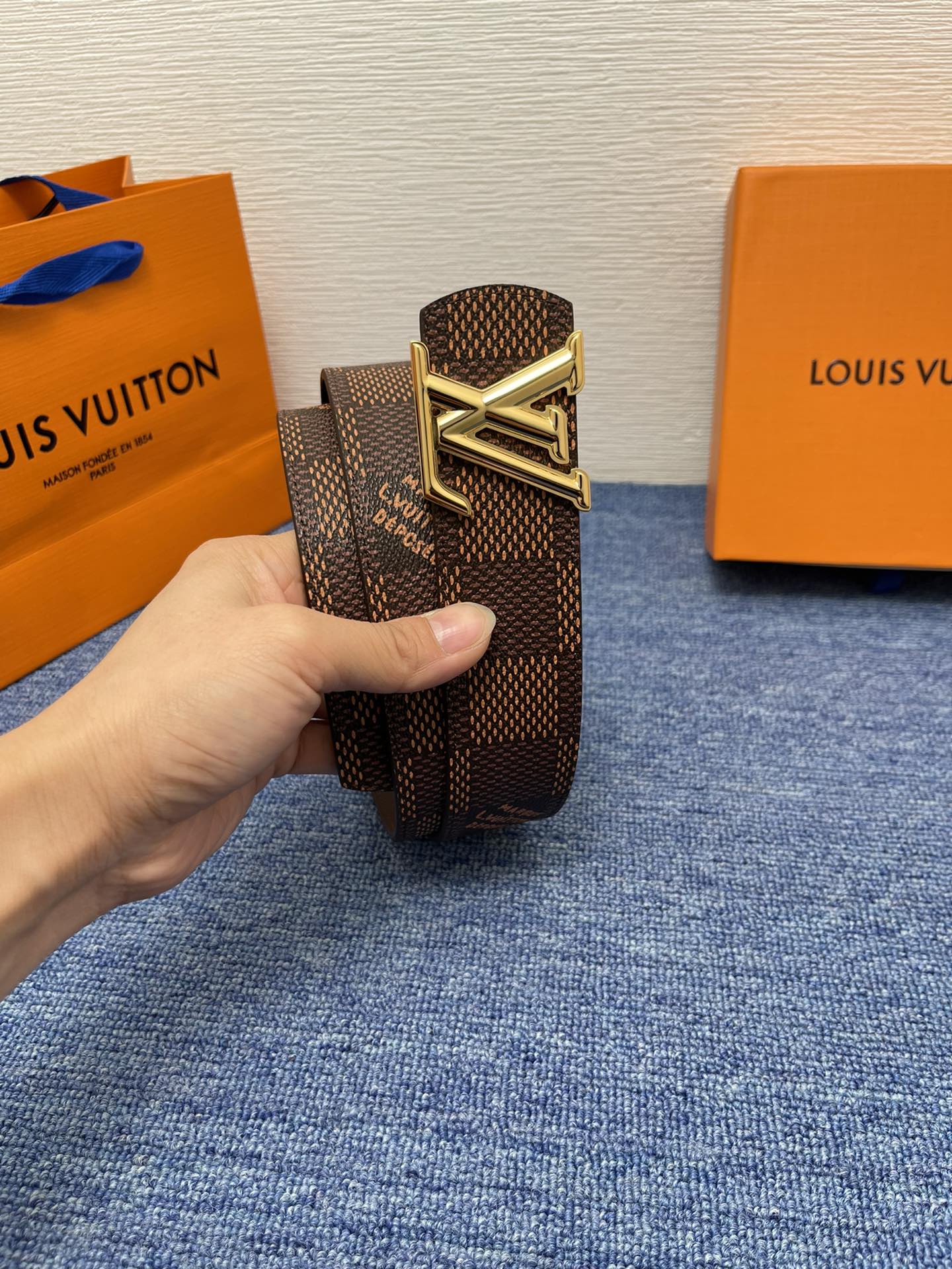 【LOUIS VUITTON】：经典原单品质，荔枝纹压花搭配原版皮底，原单精品挂扣，精工制作，细节看图，