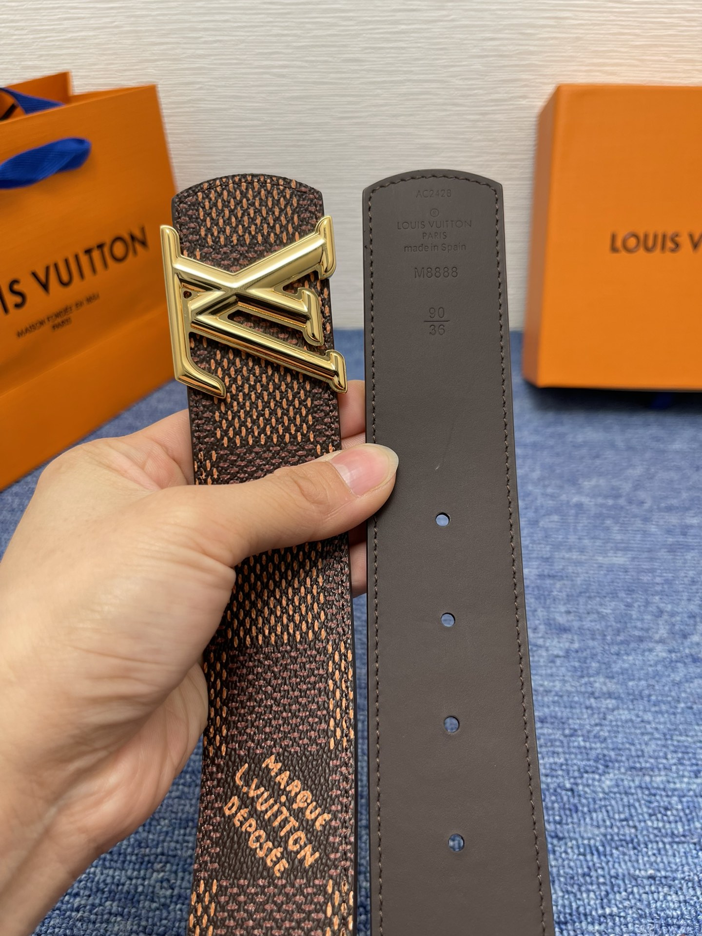 【LOUIS VUITTON】：经典原单品质，荔枝纹压花搭配原版皮底，原单精品挂扣，精工制作，细节看图，