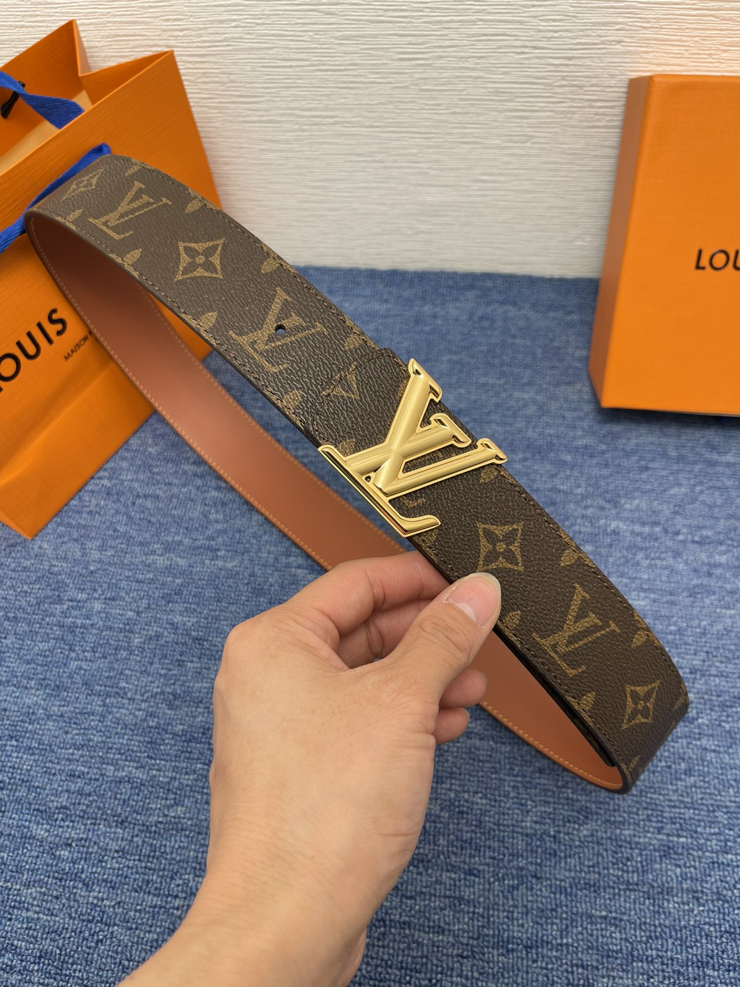 【LOUIS VUITTON】：经典原单品质，荔枝纹压花搭配原版皮底，原单精品挂扣，精工制作，细节看图，