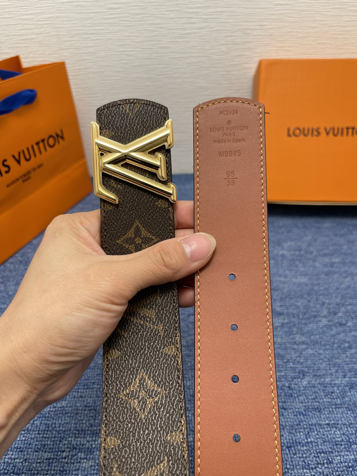 【LOUIS VUITTON】：经典原单品质，荔枝纹压花搭配原版皮底，原单精品挂扣，精工制作，细节看图，