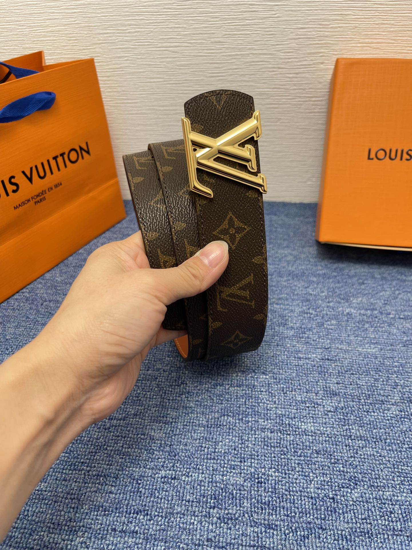 【LOUIS VUITTON】：经典原单品质，荔枝纹压花搭配原版皮底，原单精品挂扣，精工制作，细节看图，