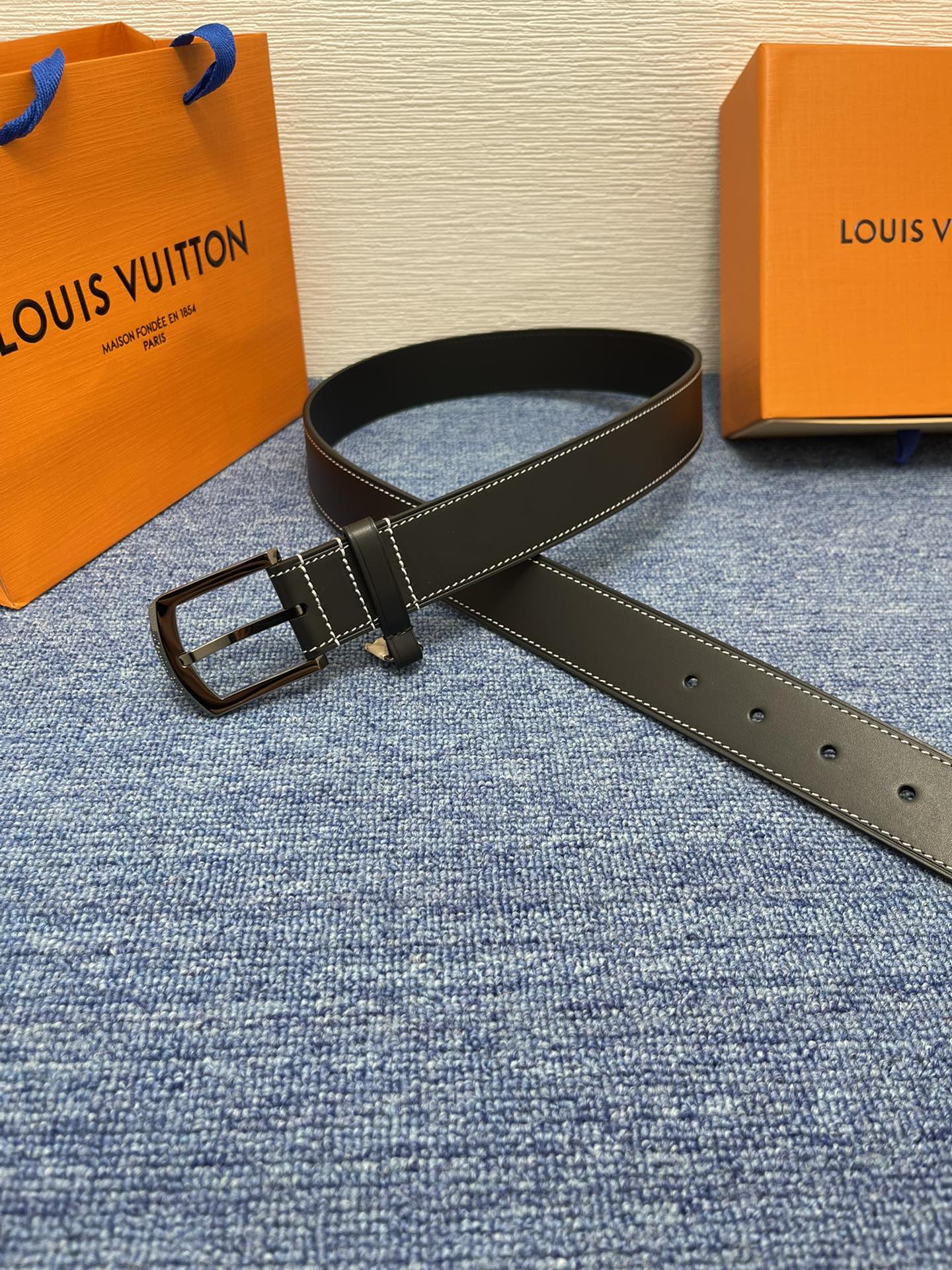 【LOUIS VUITTON】：经典原单品质，荔枝纹压花搭配原版皮底，原单精品挂扣，精工制作，细节看图，