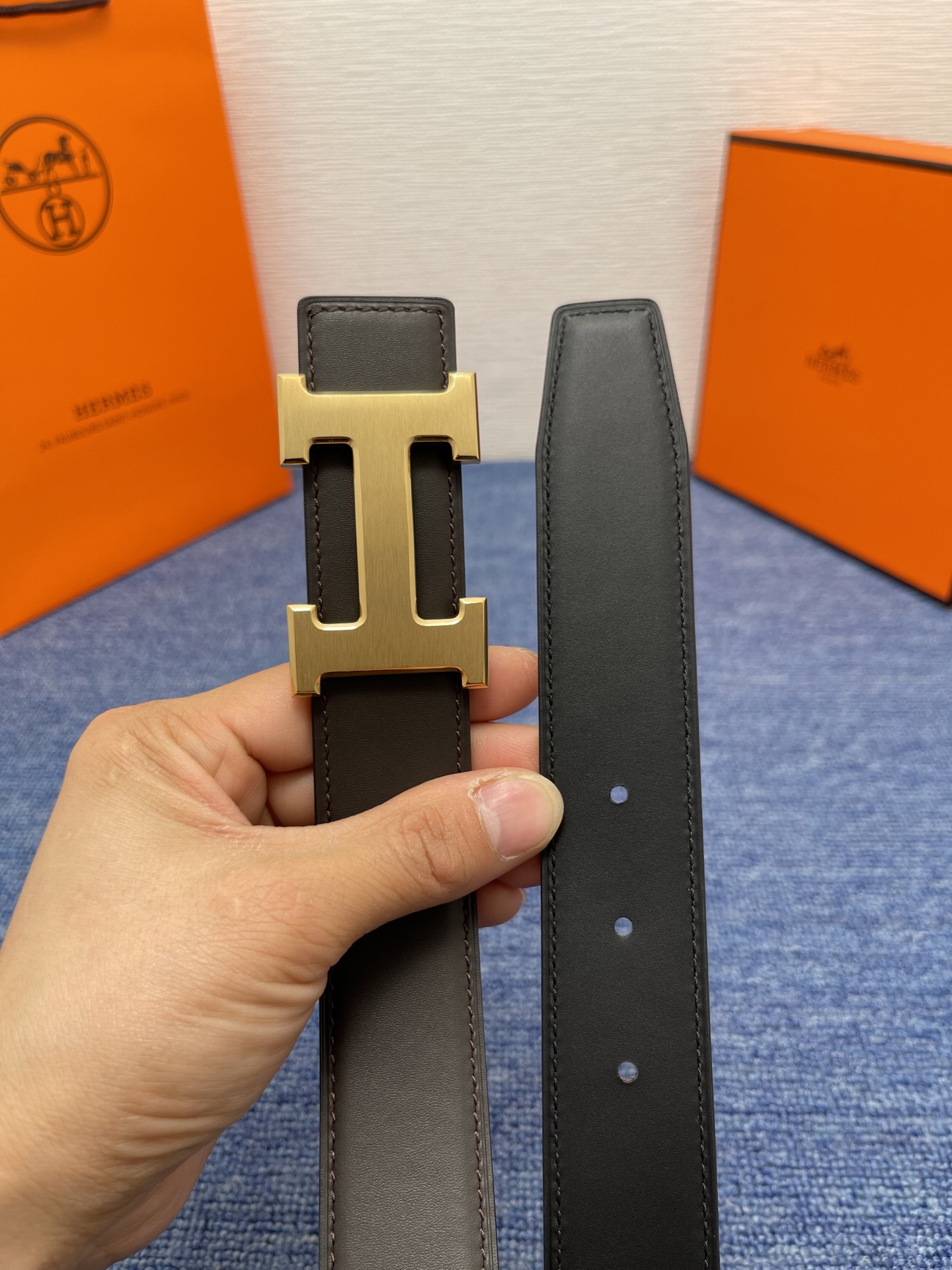  【爱马仕】Hermes 原单爱马仕，宽3.2cm进口原版皮带身，双面可两面用，精品电镀五金 ！