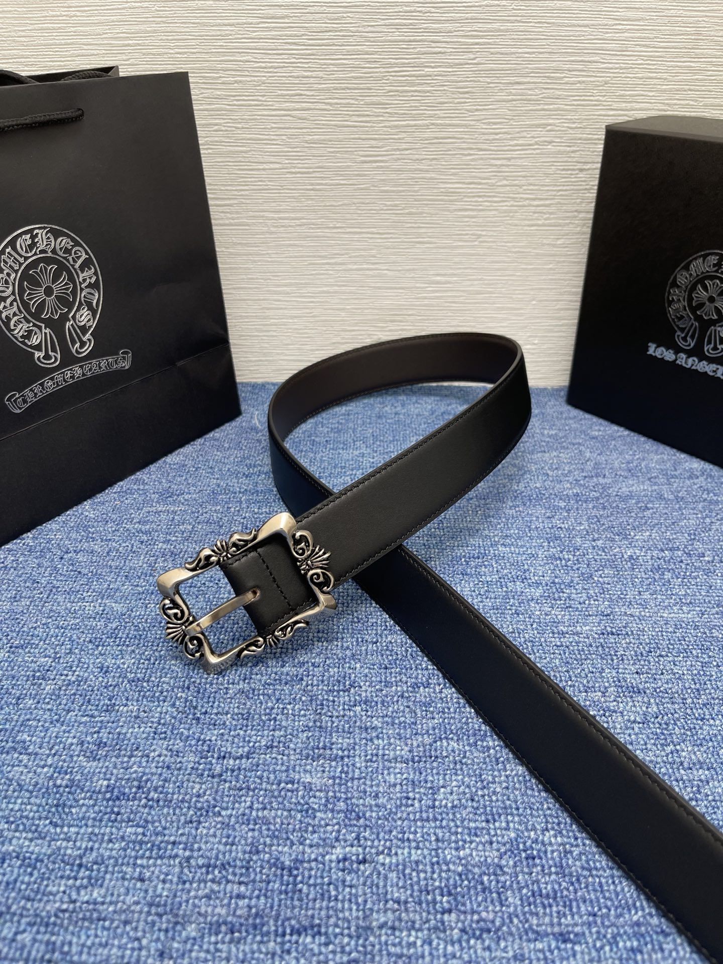 克罗心新款针扣系列腰带 采用小牛皮材质