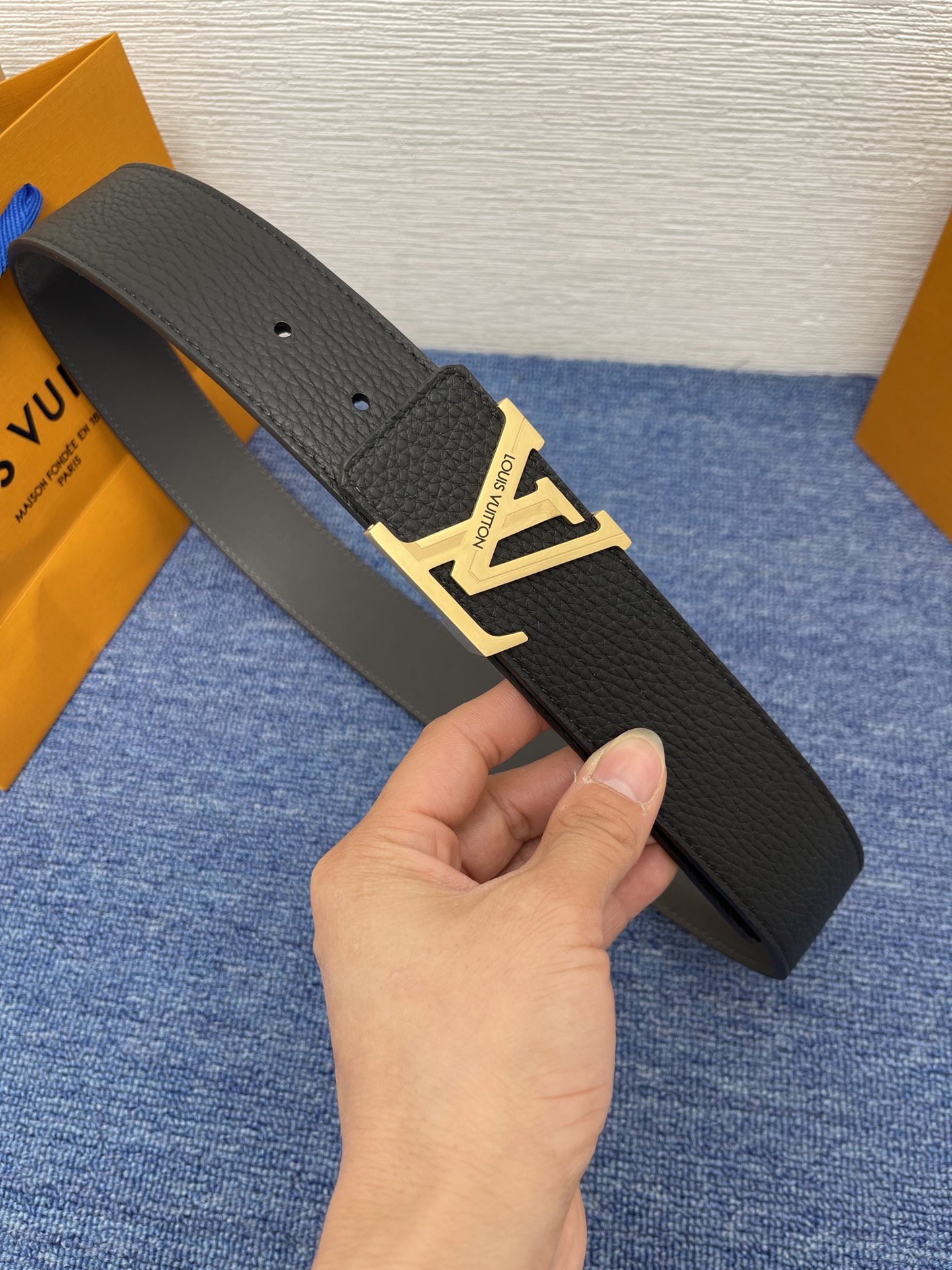Louis Vuitton Dimension 4.0 Double-Sided Belt with LV Initials Buckle