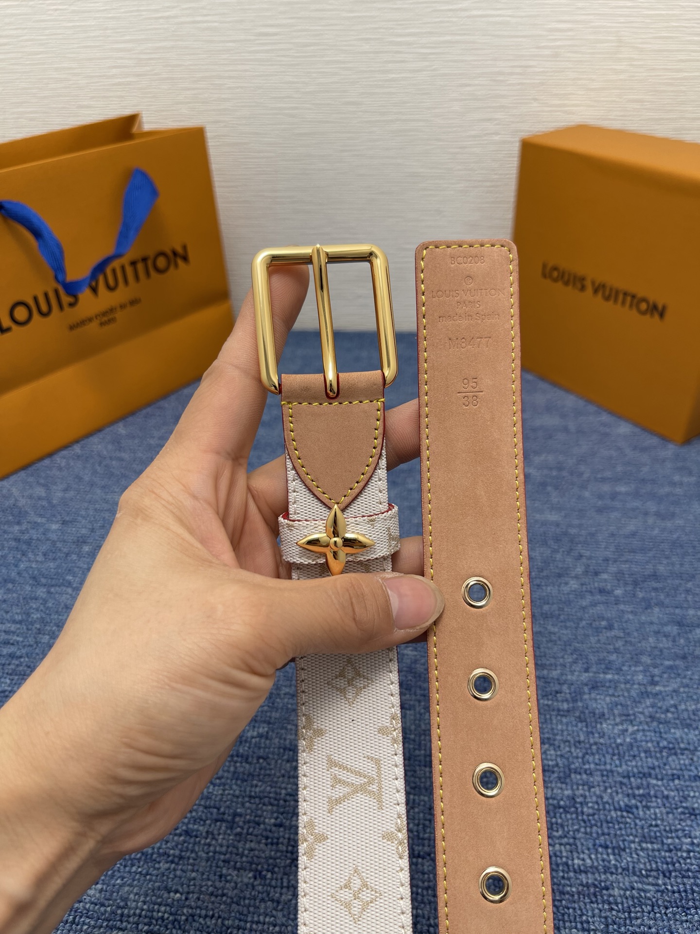 💰260【LOUIS VUITTON】：经典原单品质，经典印花搭配原版平纹底，原单精品针扣，精工制作，细