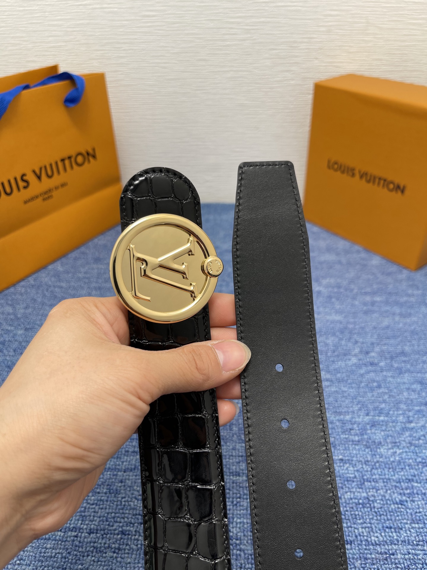 【LOUIS VUITTON】：经典原单品质，面鳄鱼纹，底平纹，搭配原单精品扣，精工制作，细节看图，实物
