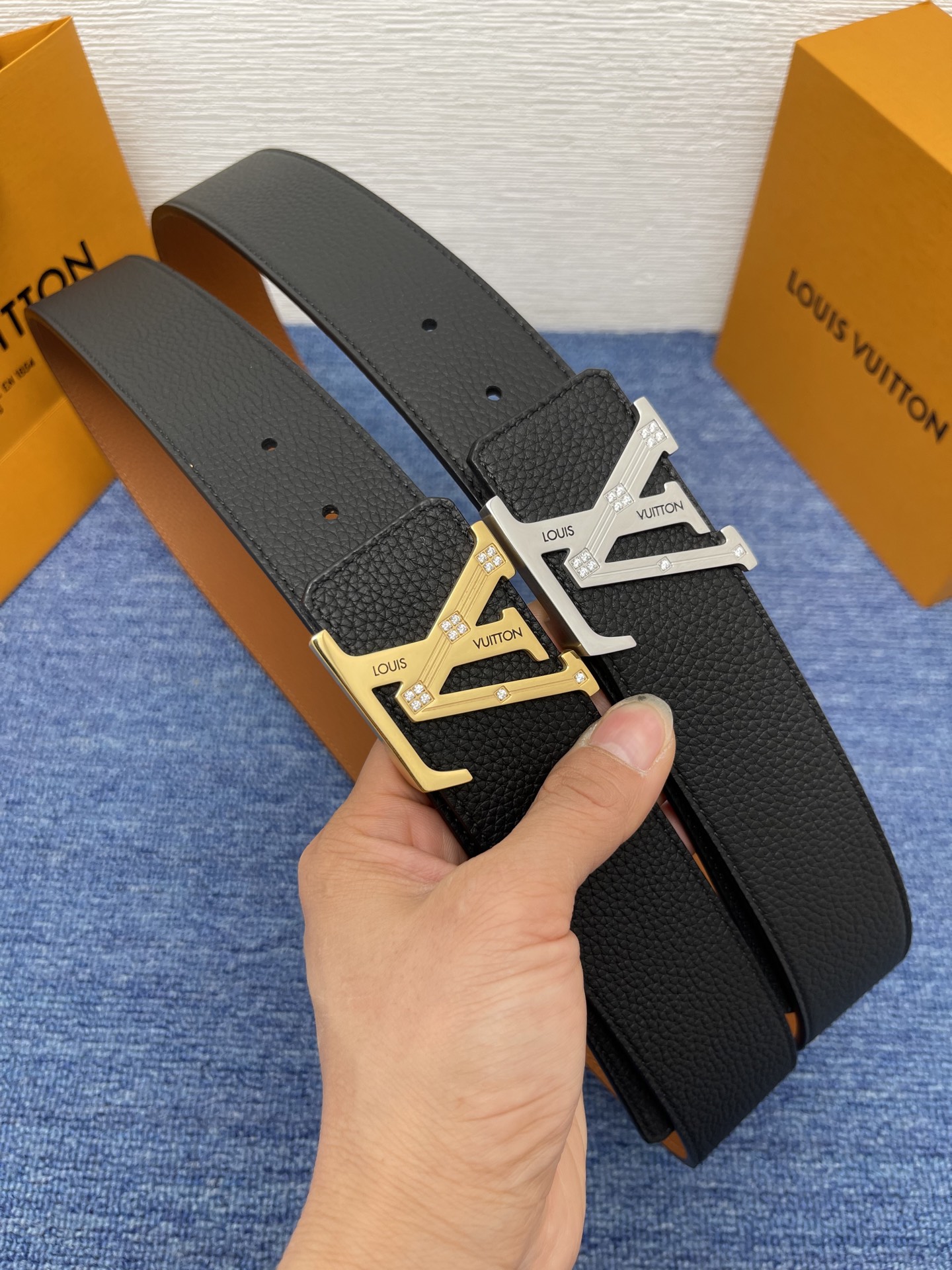【LOUIS VUITTON】：经典原单品质，经典荔纹皮原单精品钢扣精工制作，细节看图，实物拍摄，高端奢