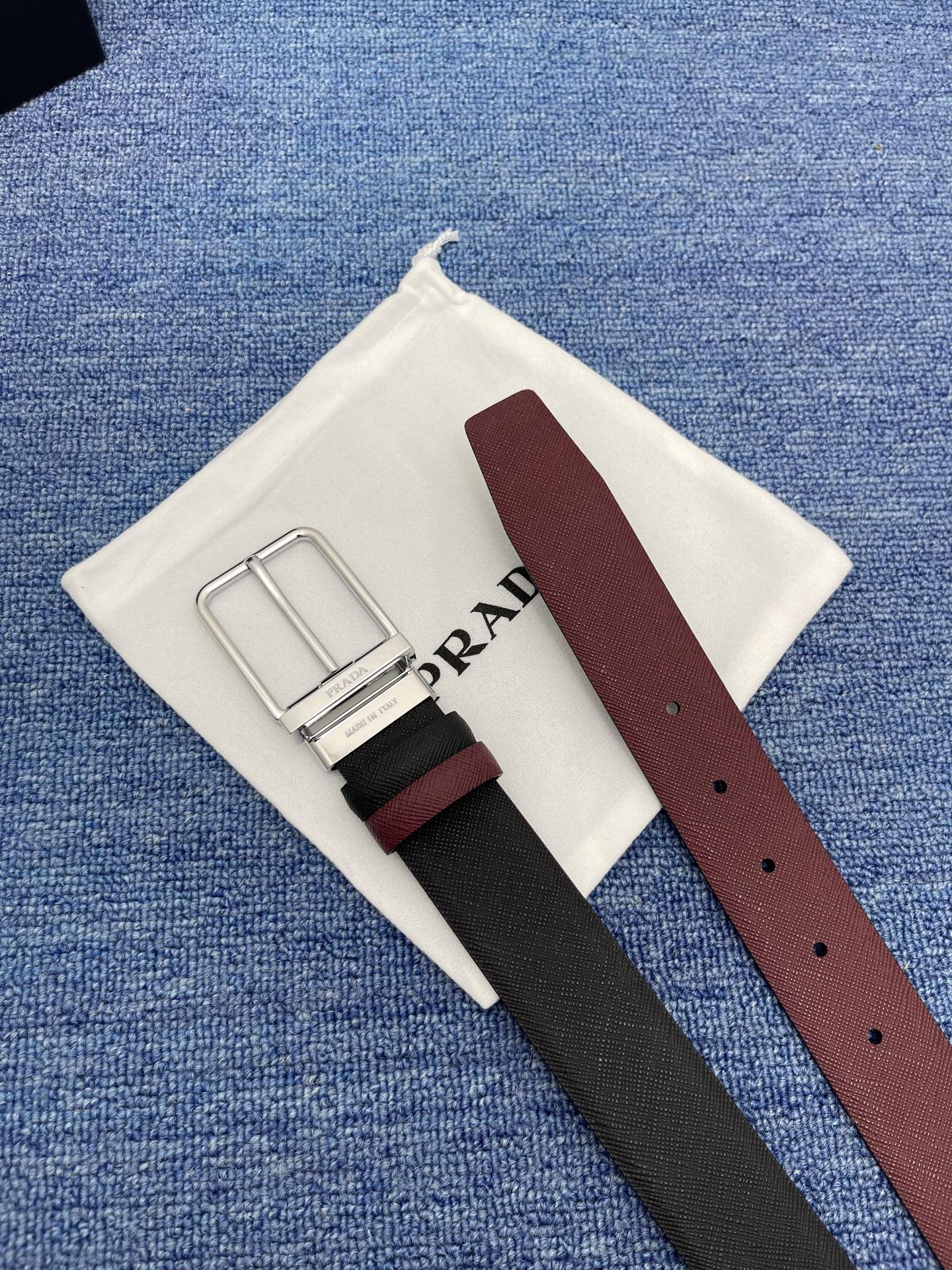PRADA （普拉达）专柜同款 男士休闲双面用腰带 宽3.4cm 采用光滑双面头层小牛皮 采用简约外形设