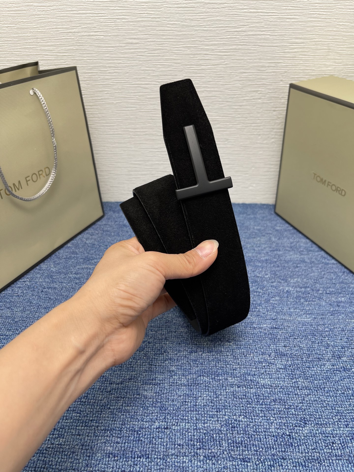  TOM FORD 汤姆福特。新品高端双面小牛皮，简约商务男士腰带，4.0cm宽，双面使用，配原版包装