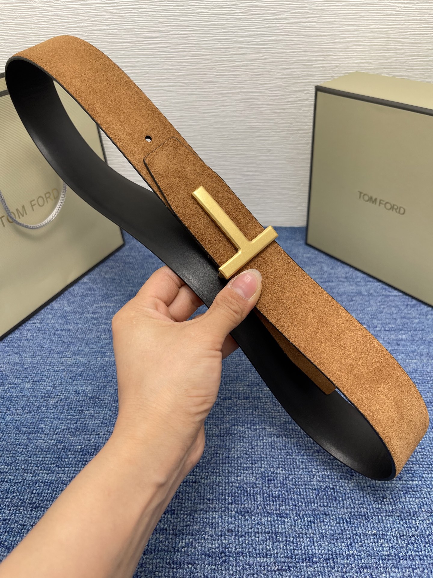  TOM FORD 汤姆福特。新品高端双面小牛皮，简约商务男士腰带，4.0cm宽，双面使用，配原版包装