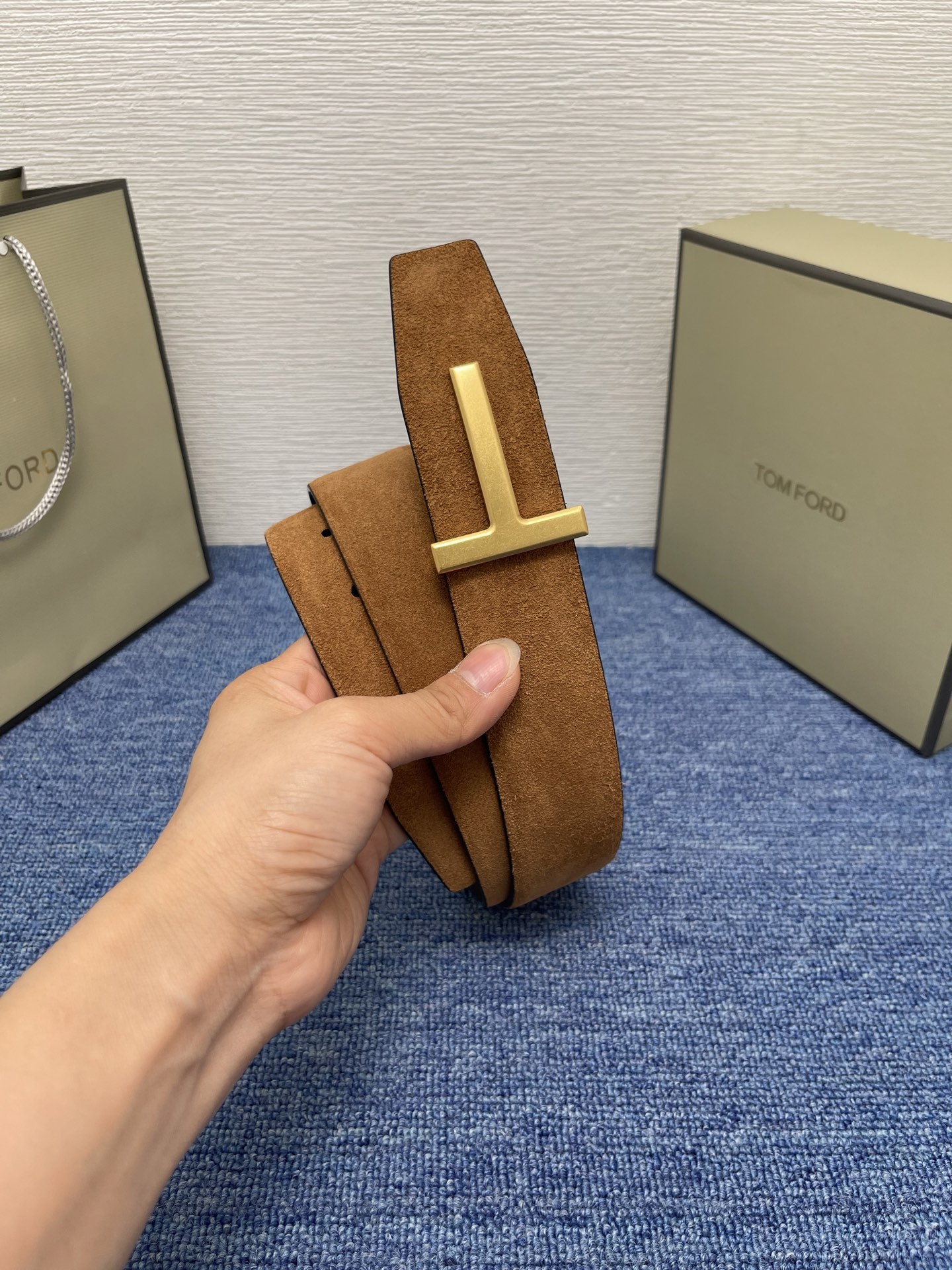  TOM FORD 汤姆福特。新品高端双面小牛皮，简约商务男士腰带，4.0cm宽，双面使用，配原版包装