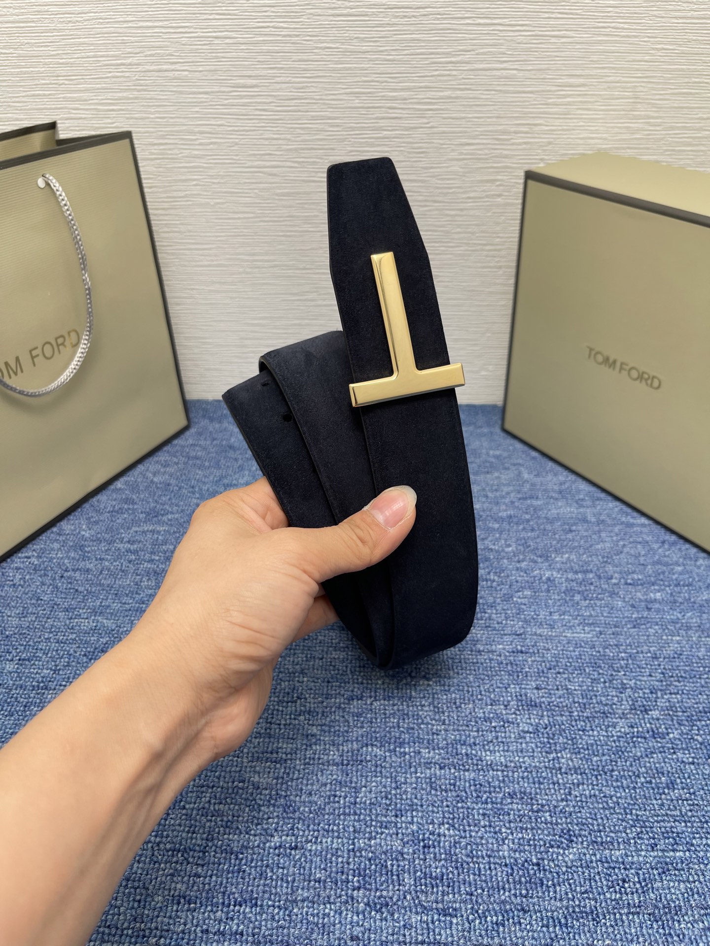 TOM FORD 汤姆福特。新品高端双面小牛皮，简约商务男士腰带，4.0cm宽，双面使用，配原版包装