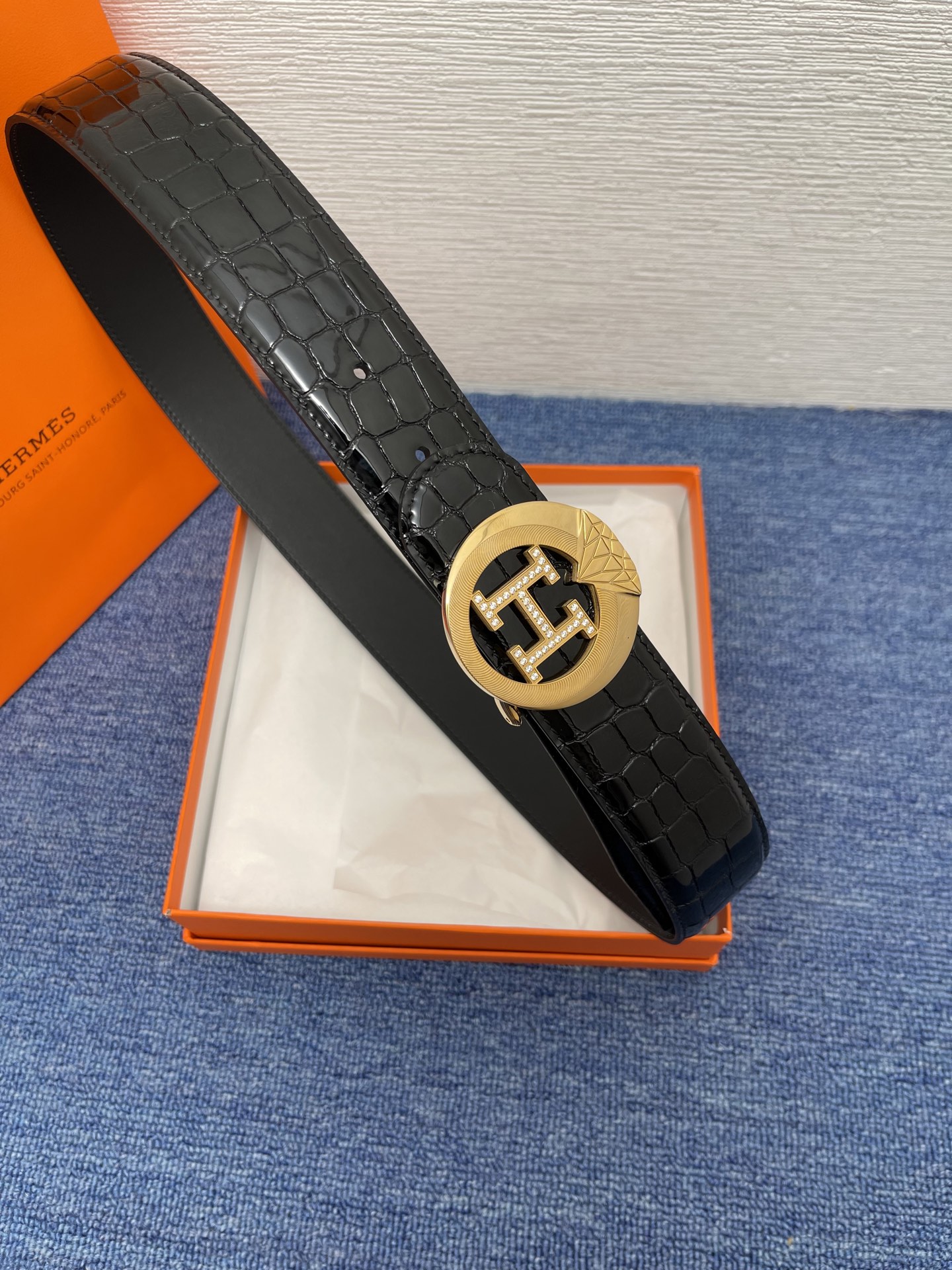  【爱马仕】Hermes 爱马仕，宽3.8cm进口原版皮带身，双面可两面用，精品电镀五金 ！