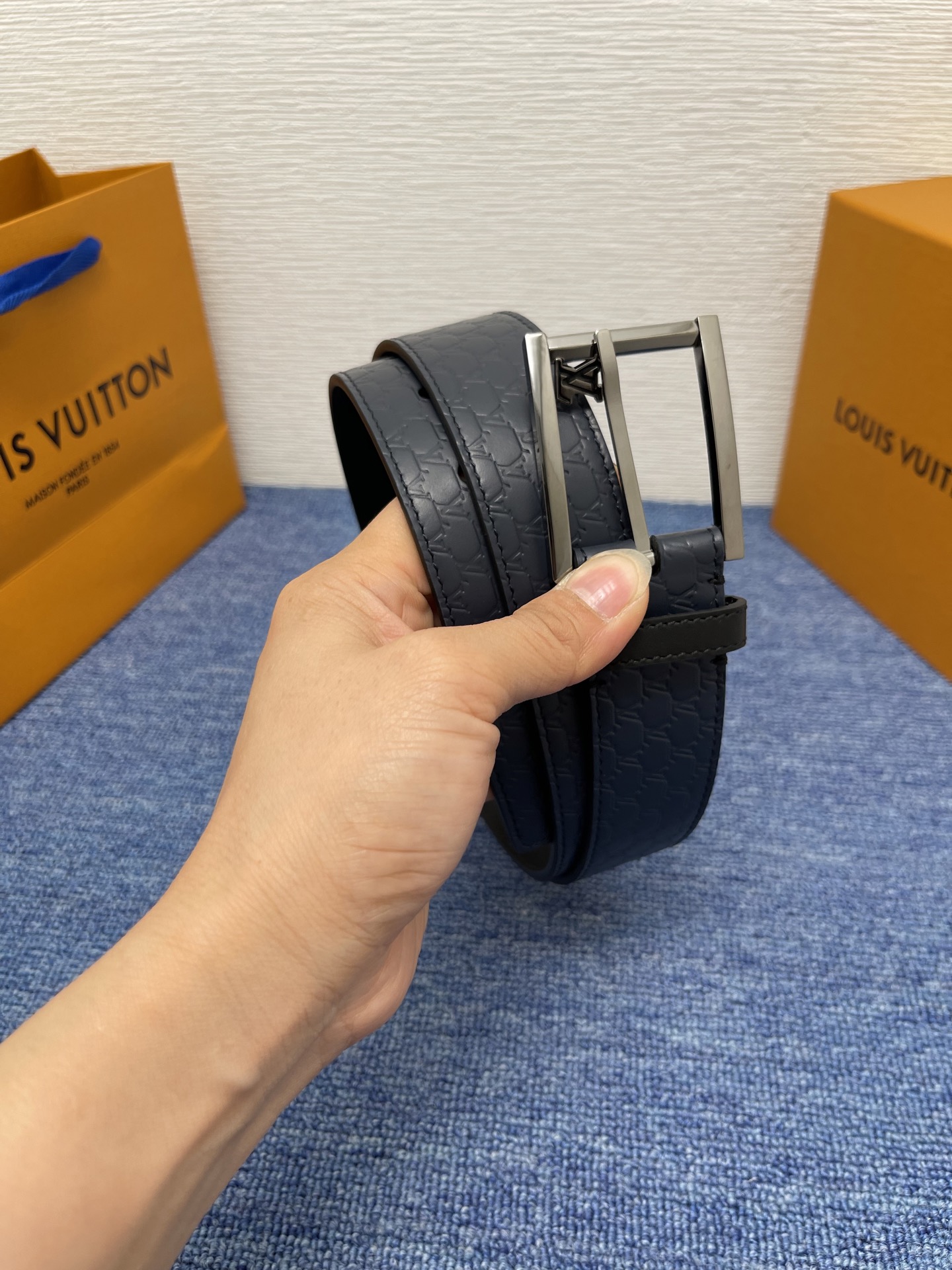 【LOUIS VUITTON驴牌】：经典原单品质，新款压花面原版平纹底，搭配原单精品针扣，精工制作，细节