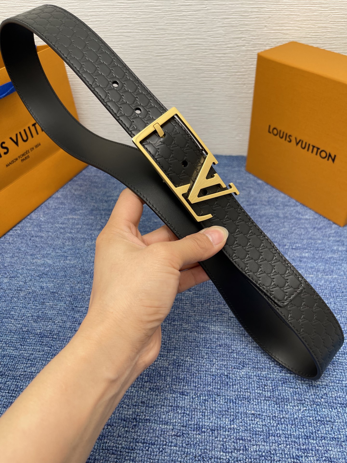 【LOUIS VUITTON驴牌】：经典原单品质，新款压花面原版平纹底，搭配原单精品针扣，精工制作，细节