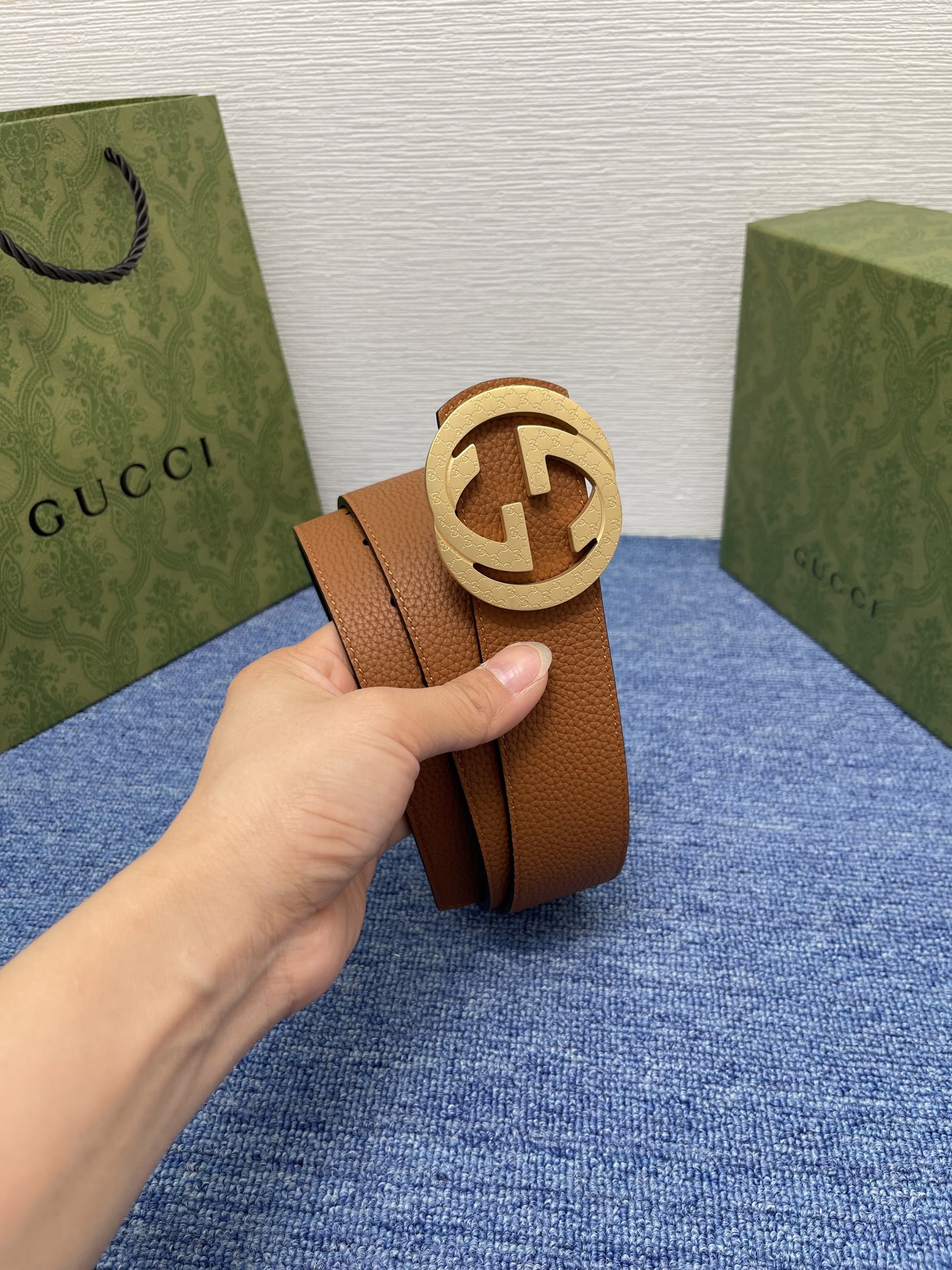 
GUCCI经典原单品质，双面荔枝纹，搭配原单精品挂扣，精工制作，细节看图，实物拍摄，高端奢华，宽度3.