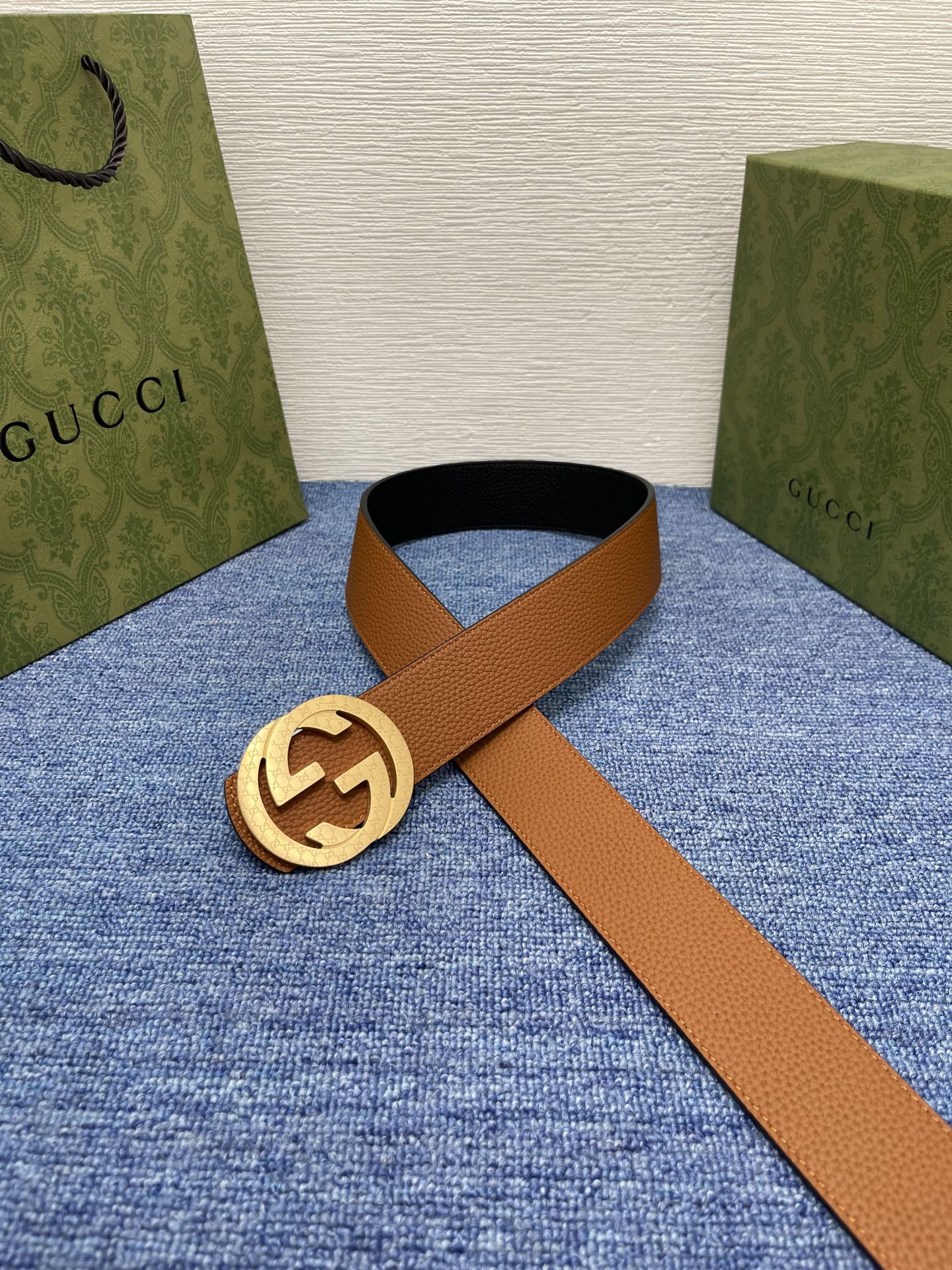 
GUCCI经典原单品质，双面荔枝纹，搭配原单精品挂扣，精工制作，细节看图，实物拍摄，高端奢华，宽度3.
