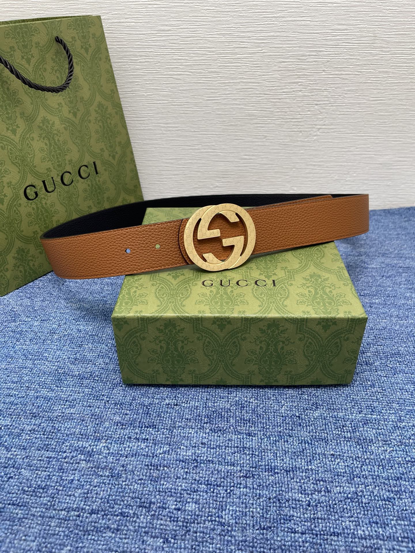 
GUCCI经典原单品质，双面荔枝纹，搭配原单精品挂扣，精工制作，细节看图，实物拍摄，高端奢华，宽度3.