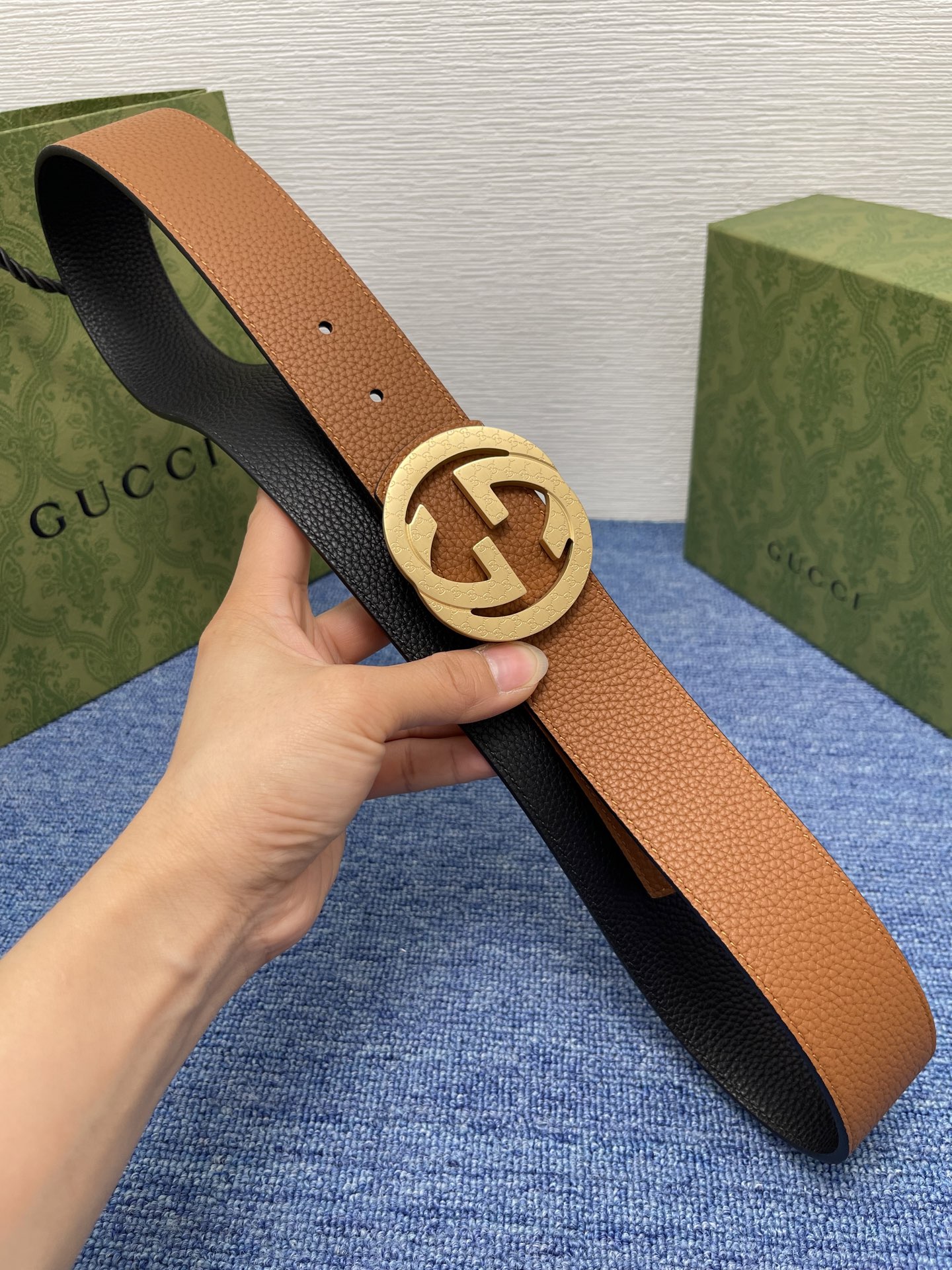 
GUCCI经典原单品质，双面荔枝纹，搭配原单精品挂扣，精工制作，细节看图，实物拍摄，高端奢华，宽度3.