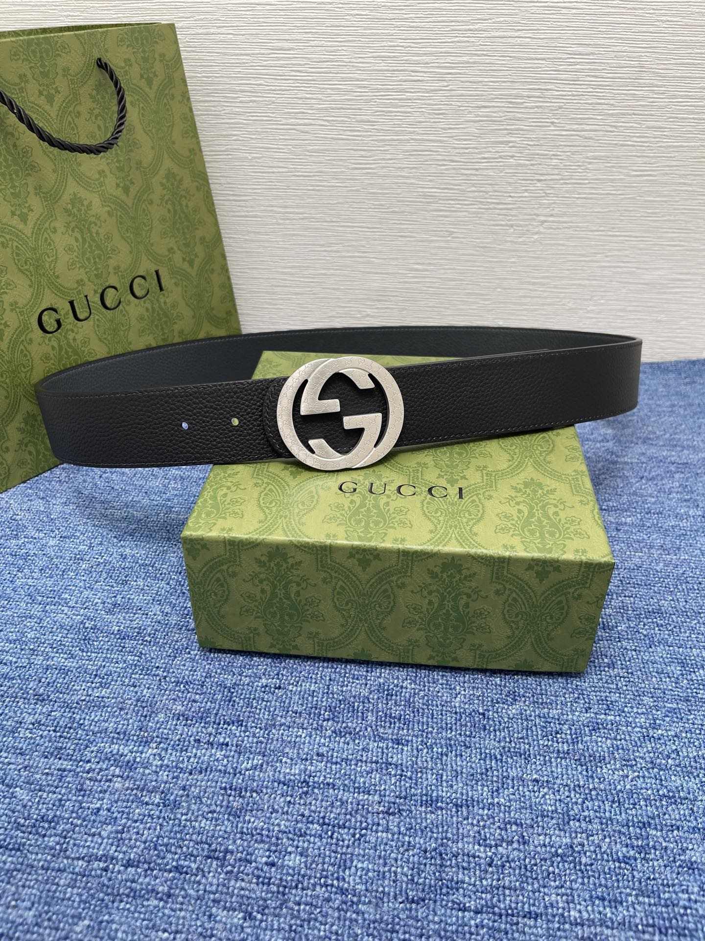 
GUCCI经典原单品质，双面荔枝纹，搭配原单精品挂扣，精工制作，细节看图，实物拍摄，高端奢华，宽度3.