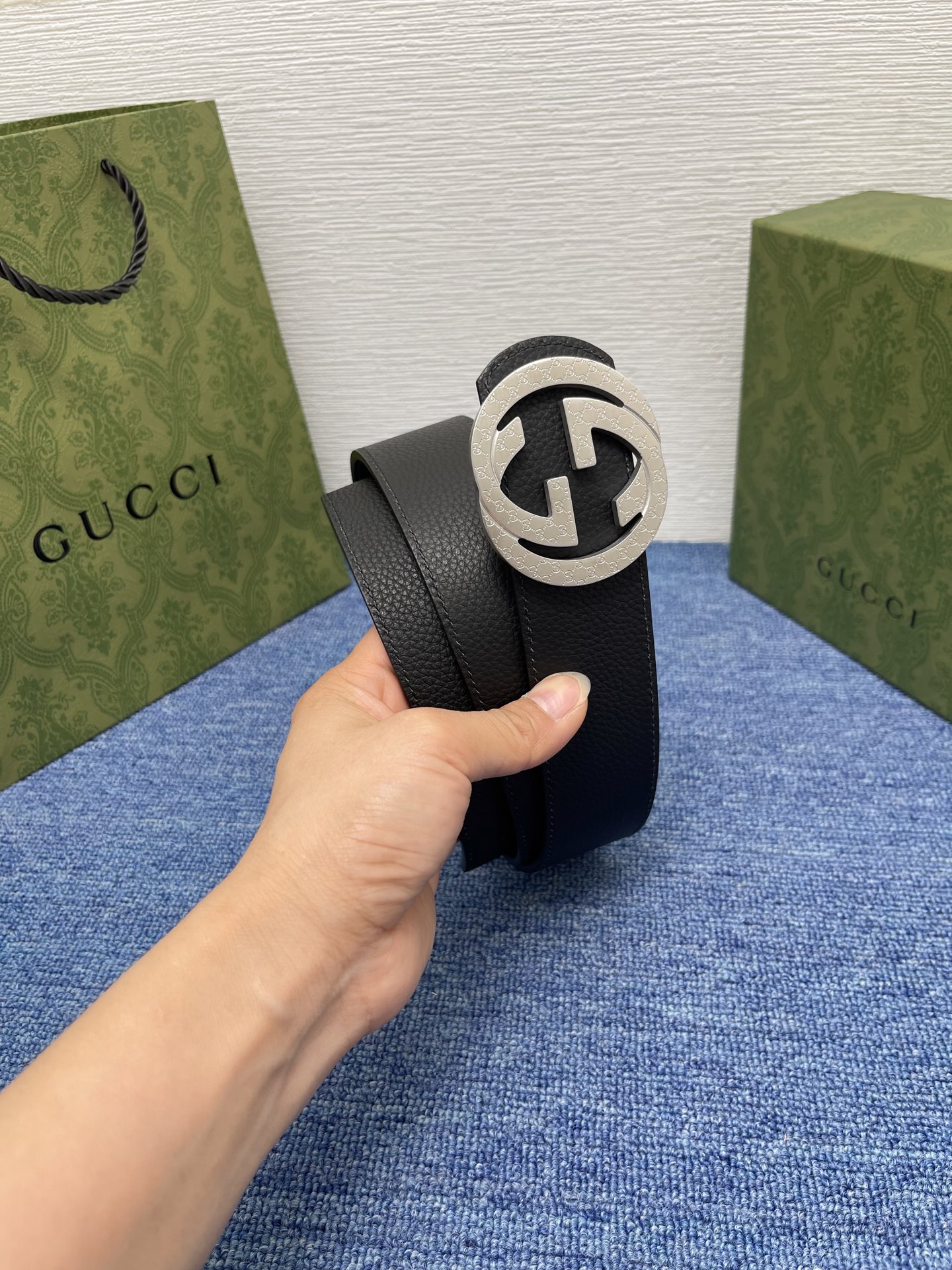 
GUCCI经典原单品质，双面荔枝纹，搭配原单精品挂扣，精工制作，细节看图，实物拍摄，高端奢华，宽度3.