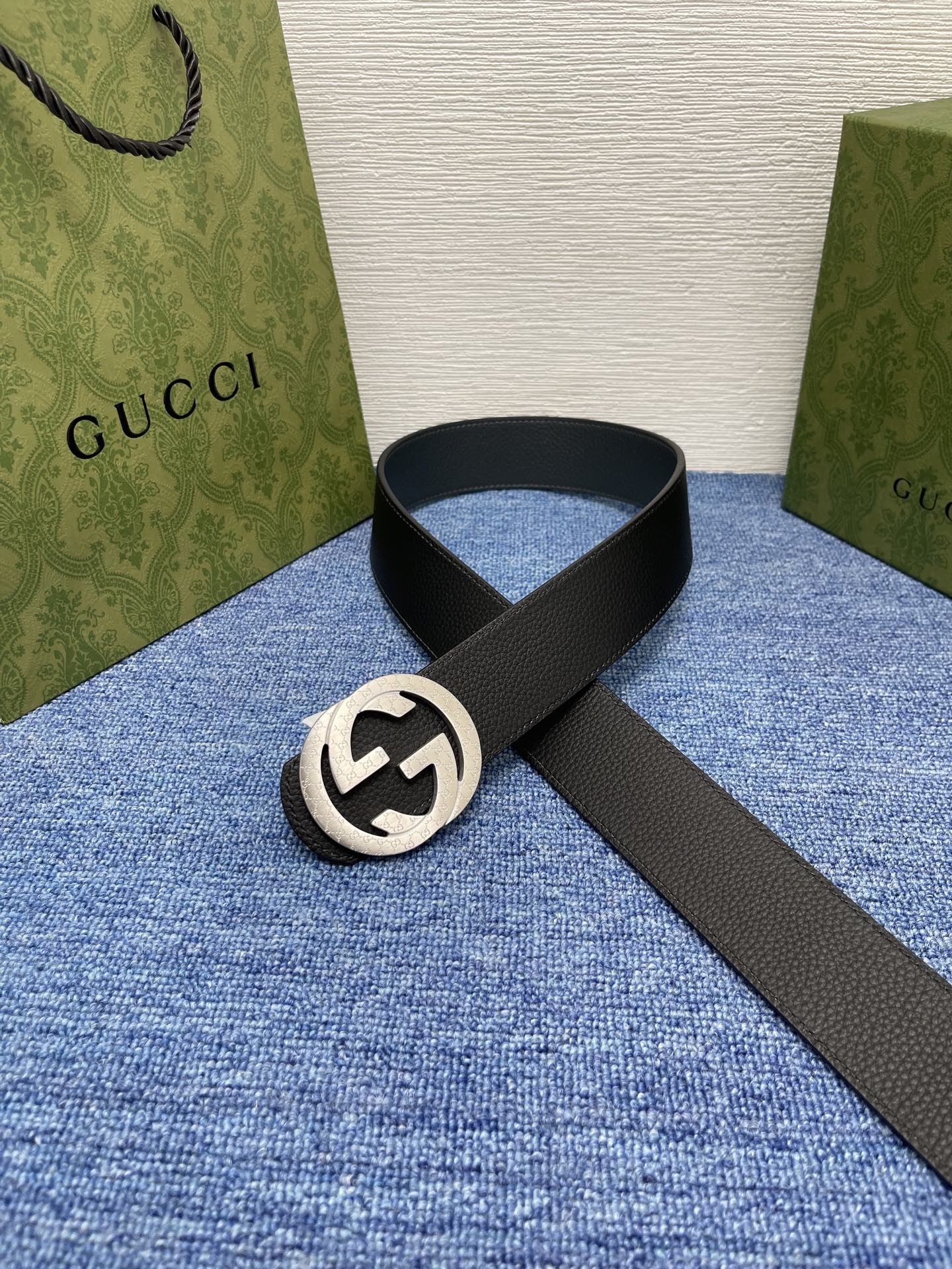 
GUCCI经典原单品质，双面荔枝纹，搭配原单精品挂扣，精工制作，细节看图，实物拍摄，高端奢华，宽度3.