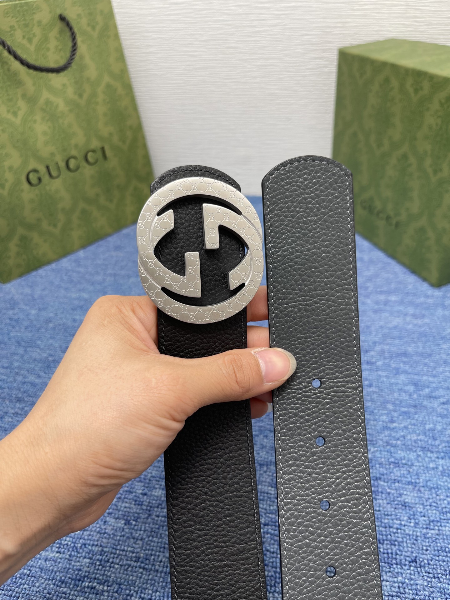 
GUCCI经典原单品质，双面荔枝纹，搭配原单精品挂扣，精工制作，细节看图，实物拍摄，高端奢华，宽度3.