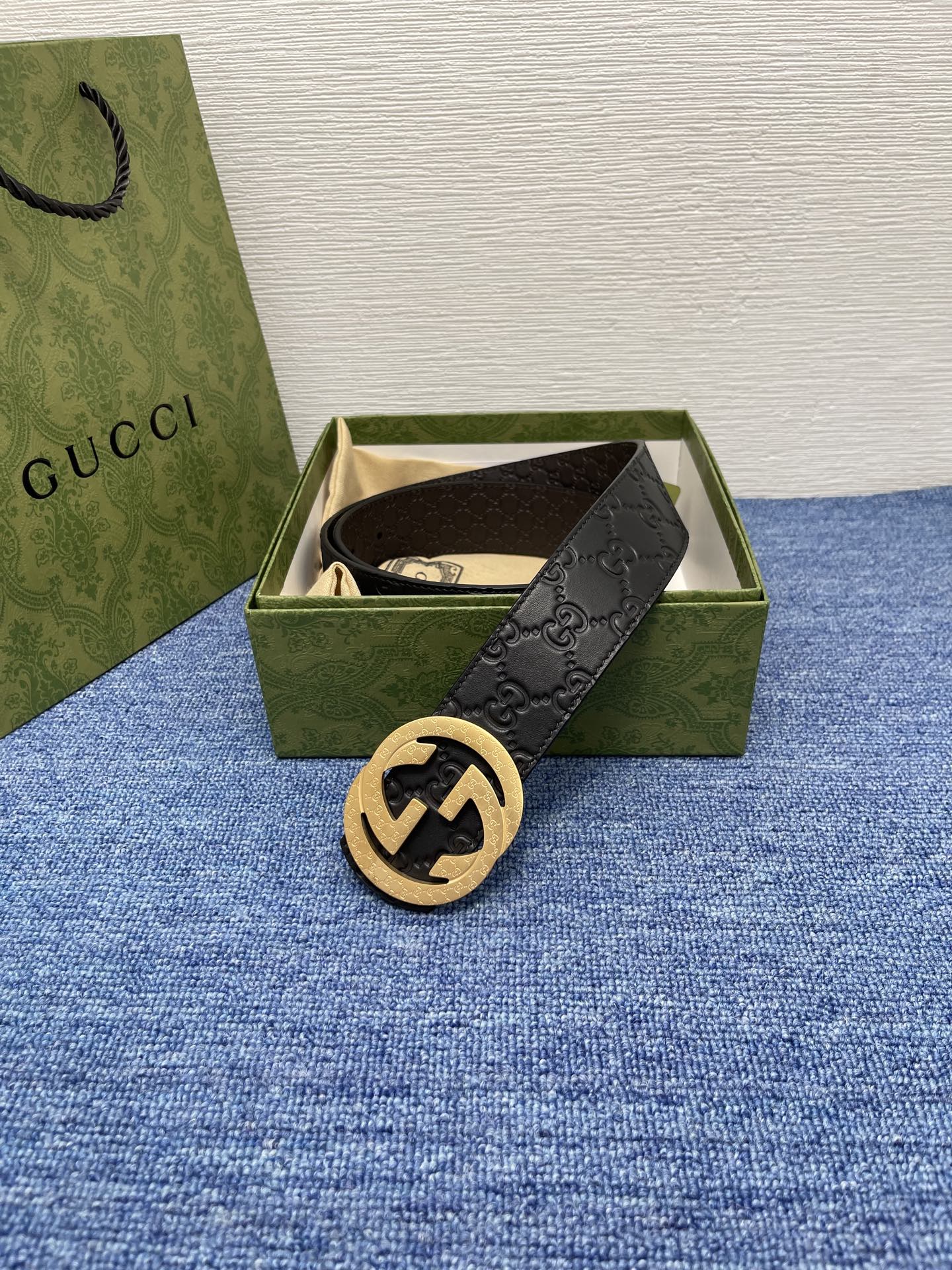 
GUCCI经典原单品质，双面荔枝纹，搭配原单精品挂扣，精工制作，细节看图，实物拍摄，高端奢华，宽度3.