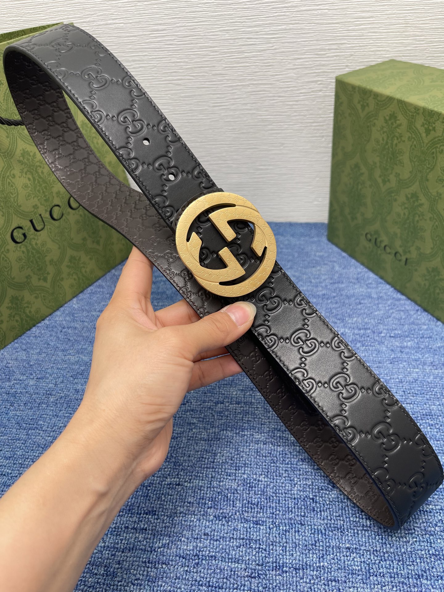 
GUCCI经典原单品质，双面荔枝纹，搭配原单精品挂扣，精工制作，细节看图，实物拍摄，高端奢华，宽度3.