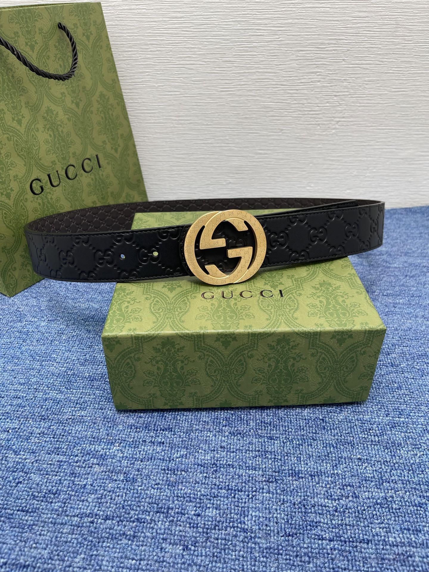 
GUCCI经典原单品质，双面荔枝纹，搭配原单精品挂扣，精工制作，细节看图，实物拍摄，高端奢华，宽度3.