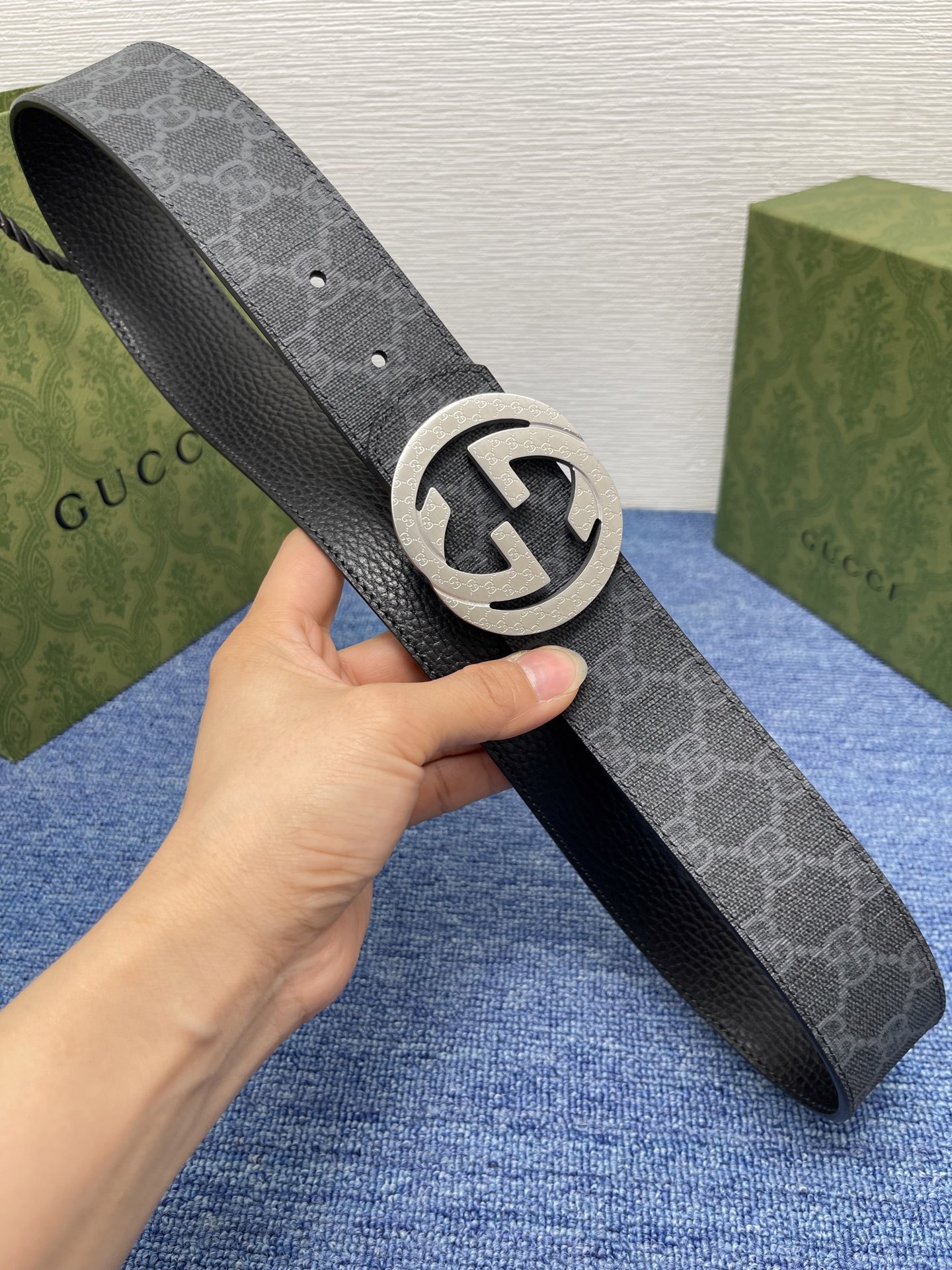 
GUCCI经典原单品质，双面荔枝纹，搭配原单精品挂扣，精工制作，细节看图，实物拍摄，高端奢华，宽度3.