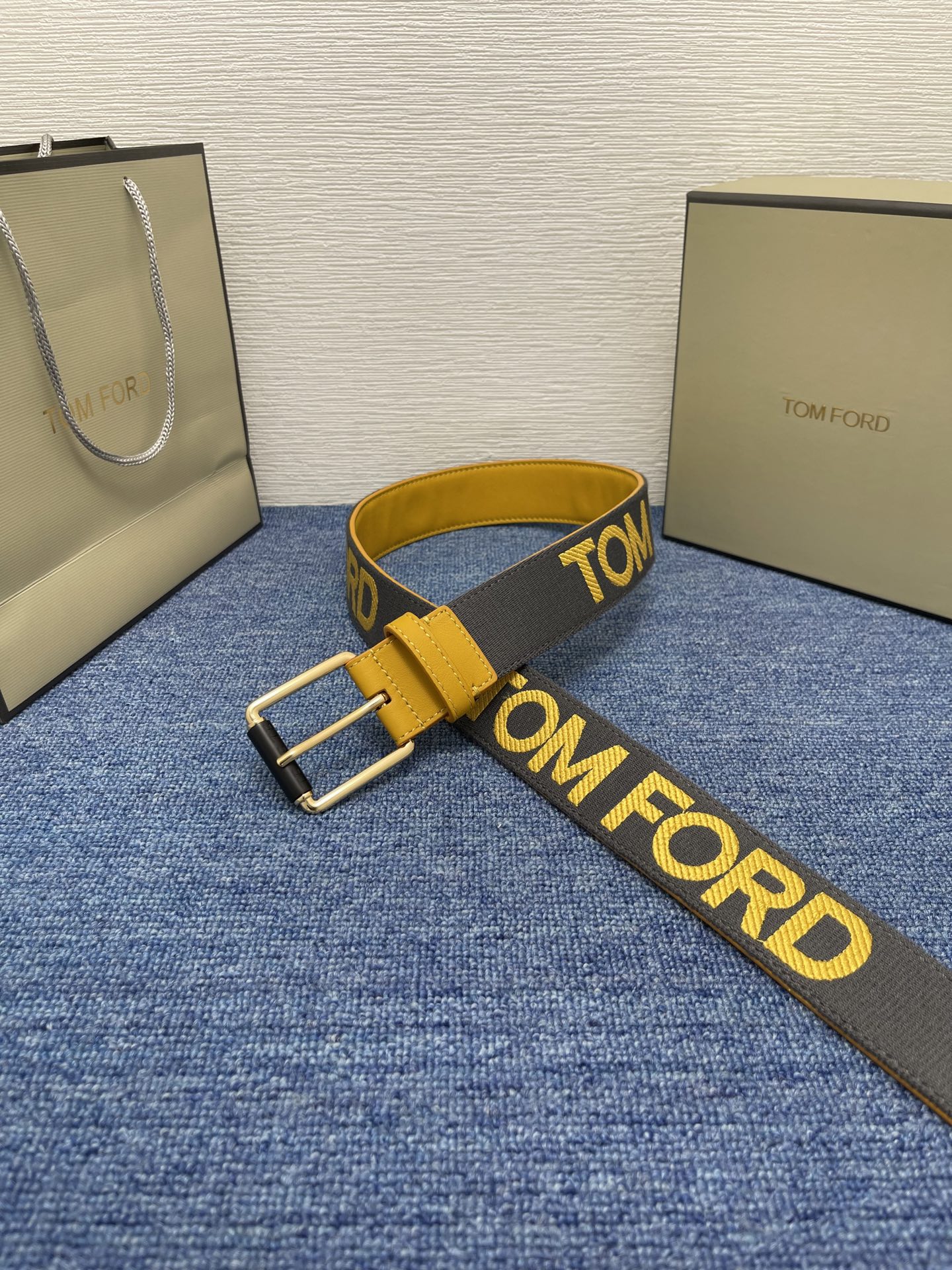  TOM FORD 汤姆福特。新品高端帆布搭配小牛皮，简约商务男士腰带，4.0cm宽，配原版包装