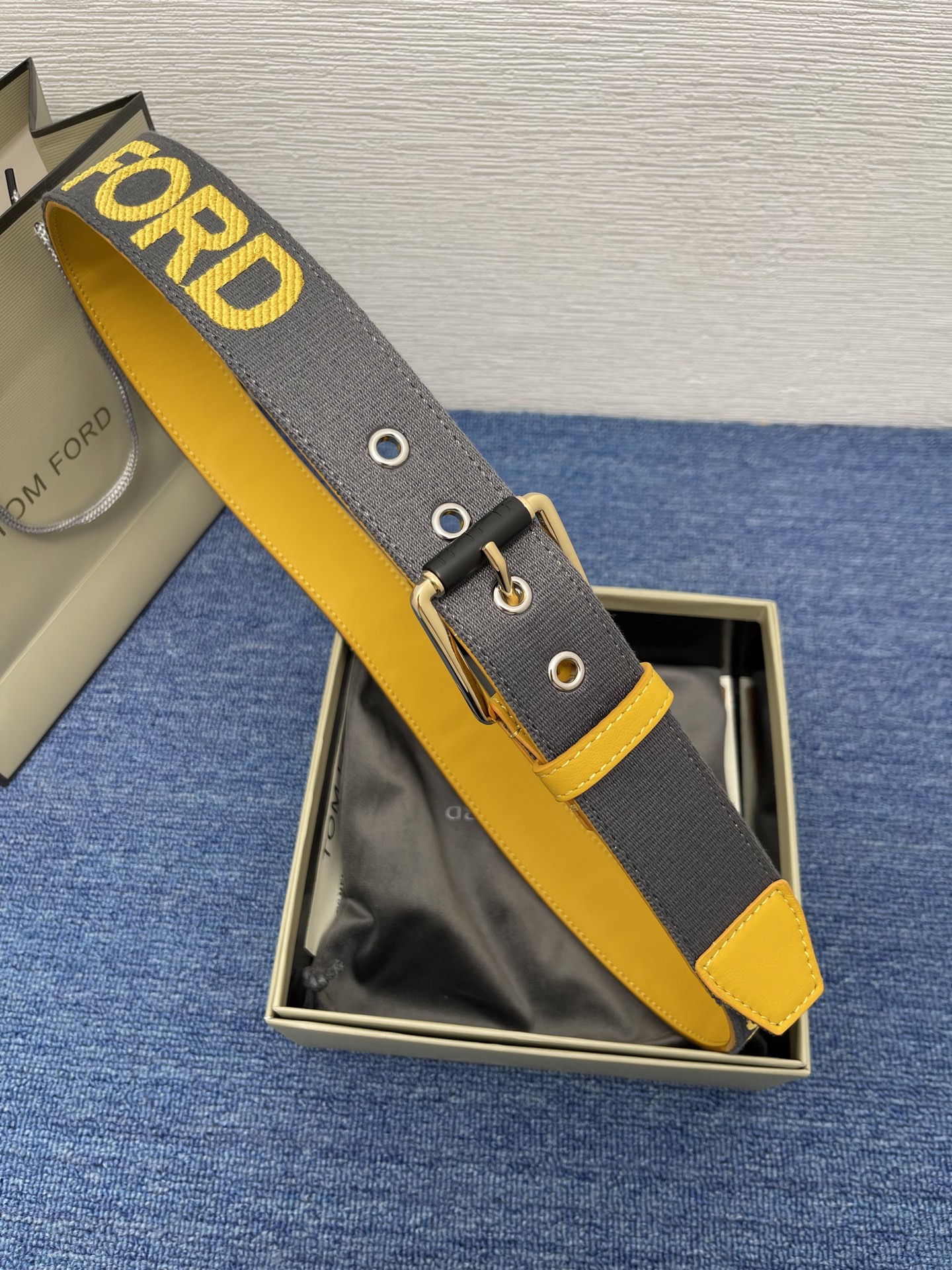 TOM FORD 汤姆福特。新品高端帆布搭配小牛皮，简约商务男士腰带，4.0cm宽，配原版包装
