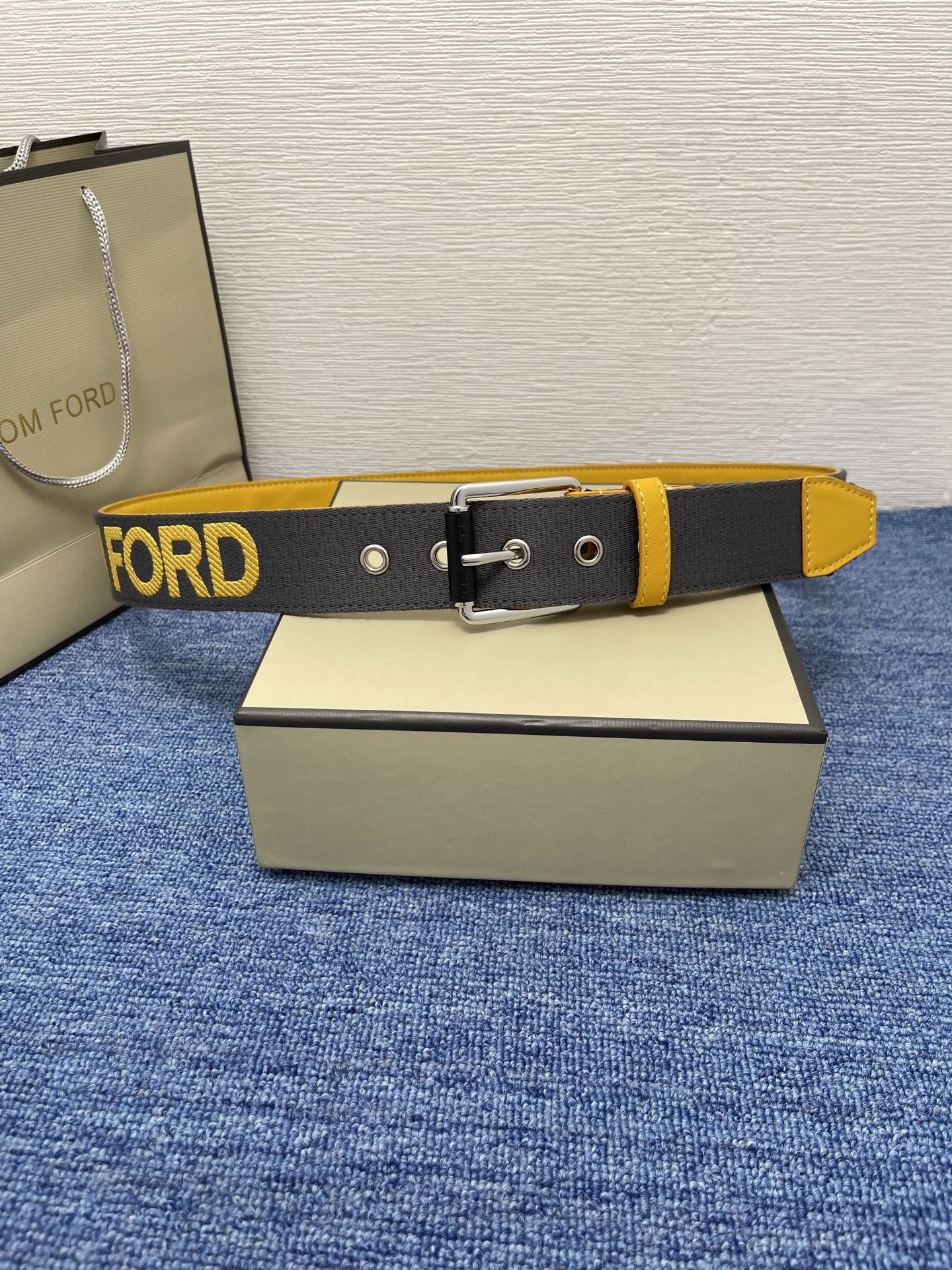  TOM FORD 汤姆福特。新品高端帆布搭配小牛皮，简约商务男士腰带，4.0cm宽，配原版包装